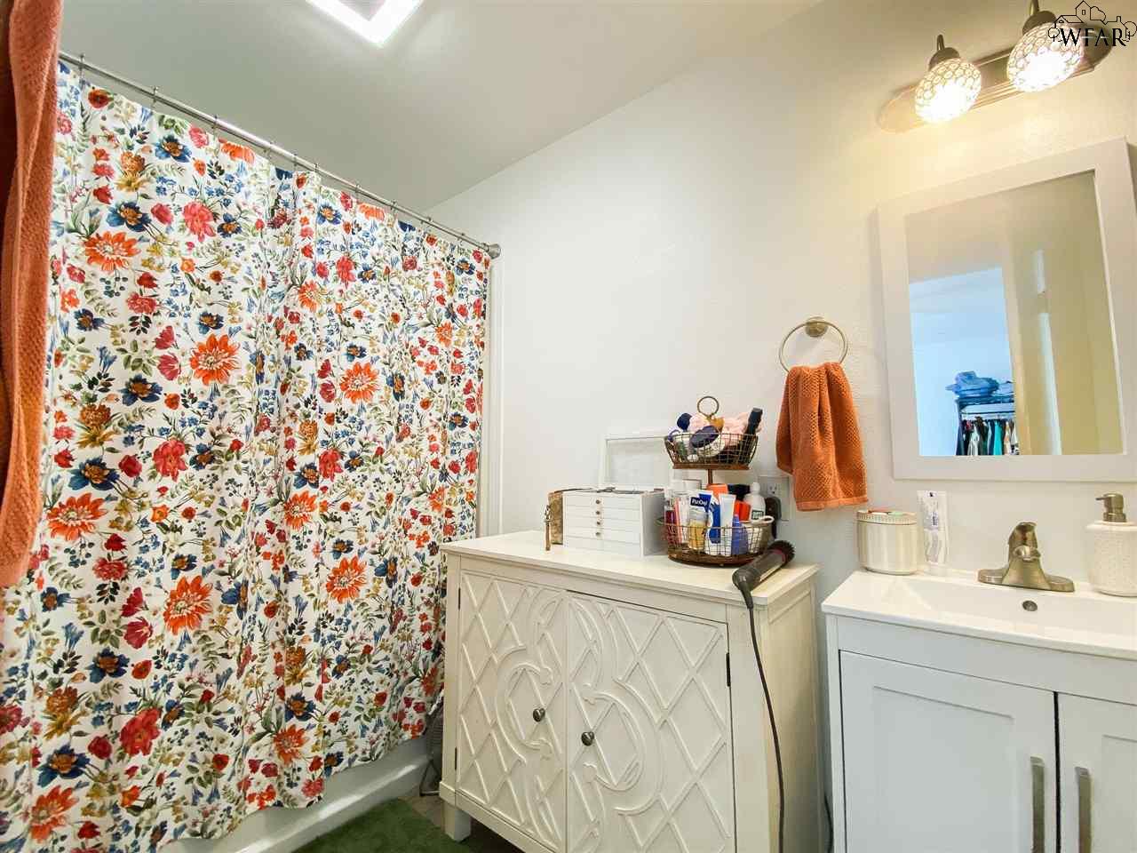311 W ALAMEDA STREET