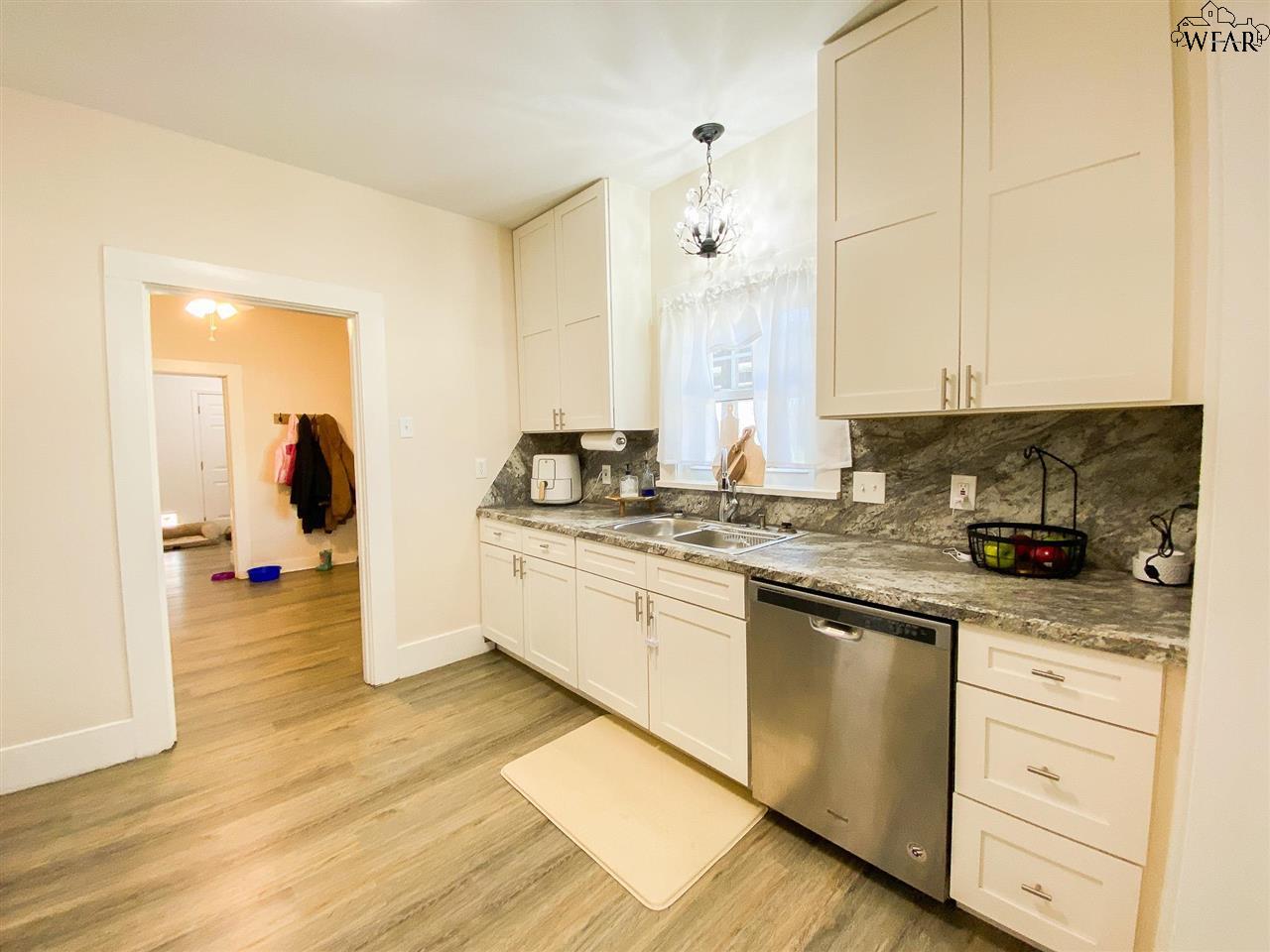 311 W ALAMEDA STREET