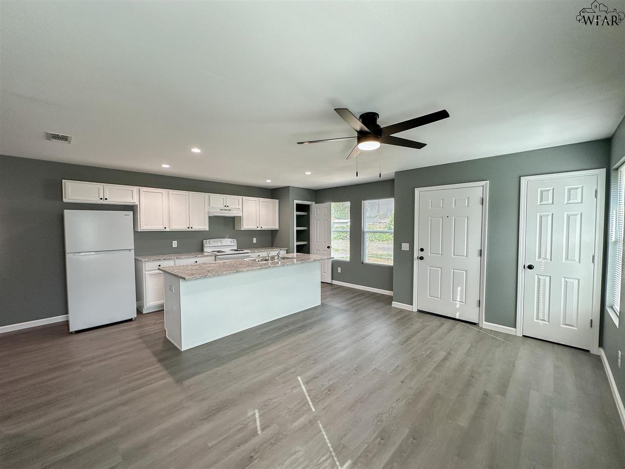 223 LOCH LOMOND DRIVE