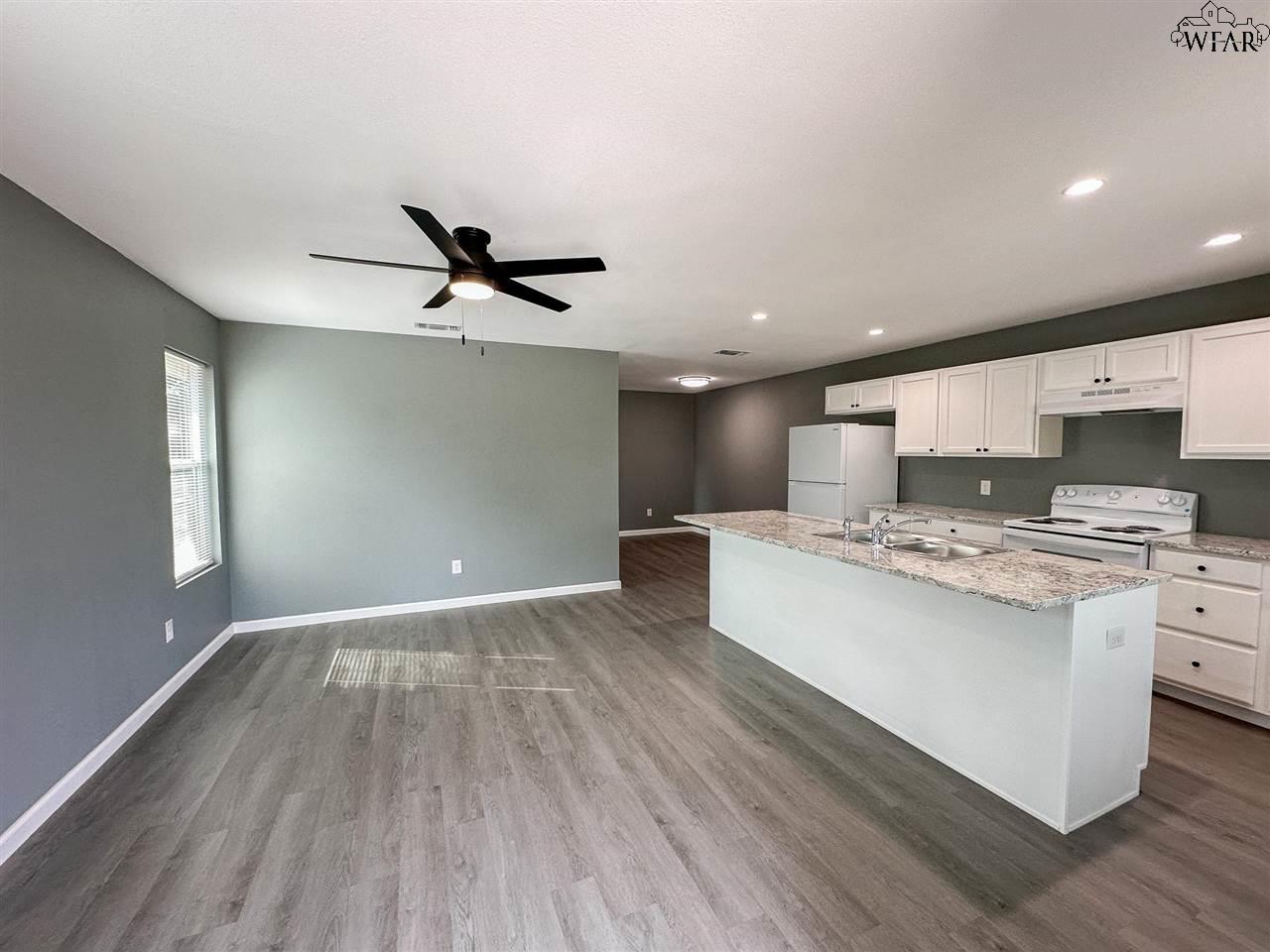 223 LOCH LOMOND DRIVE