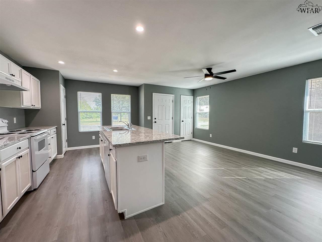 223 LOCH LOMOND DRIVE