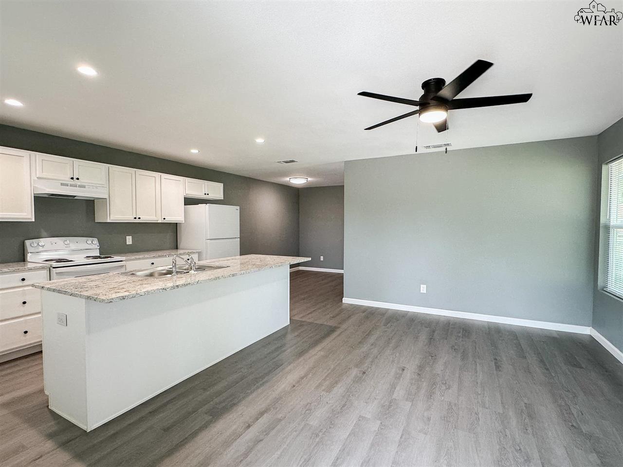 223 LOCH LOMOND DRIVE