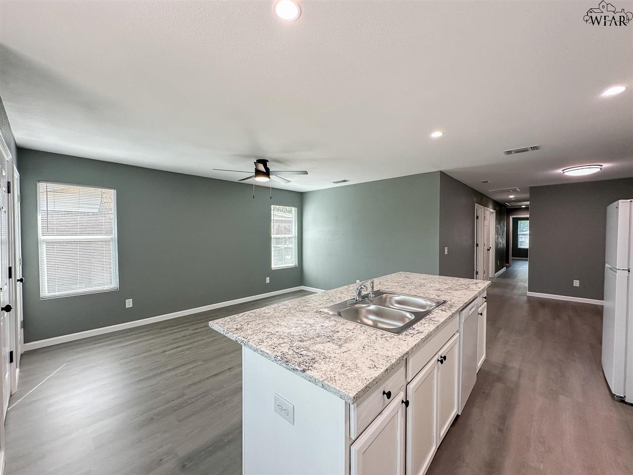 223 LOCH LOMOND DRIVE