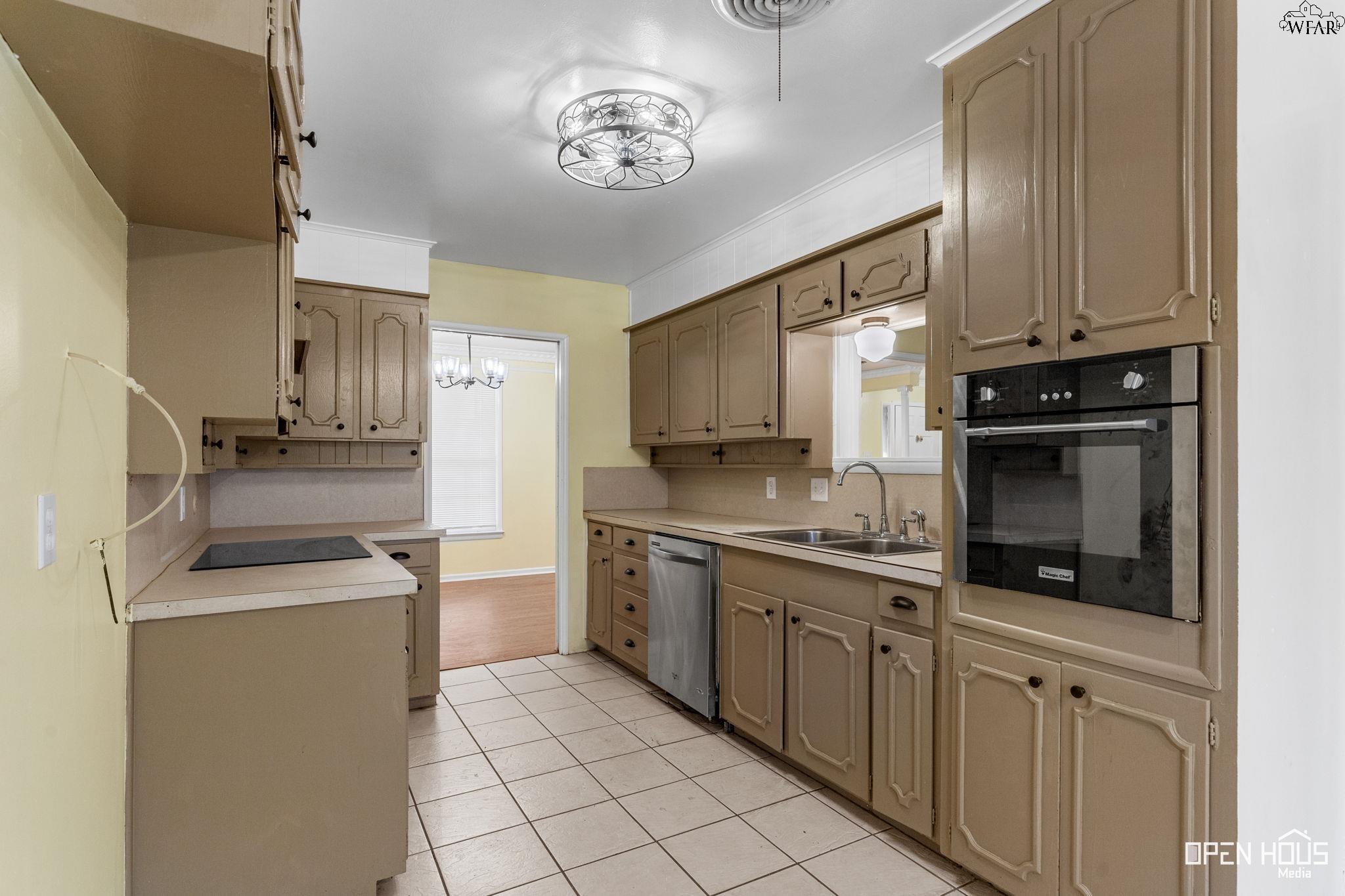 1543 SWEETBRIAR DRIVE