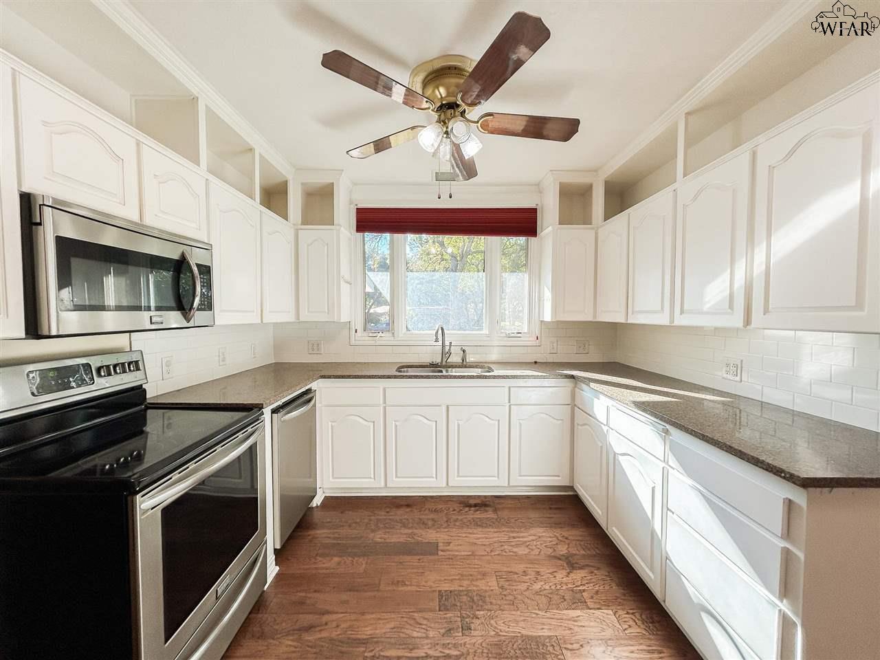 3204 MARTIN BOULEVARD