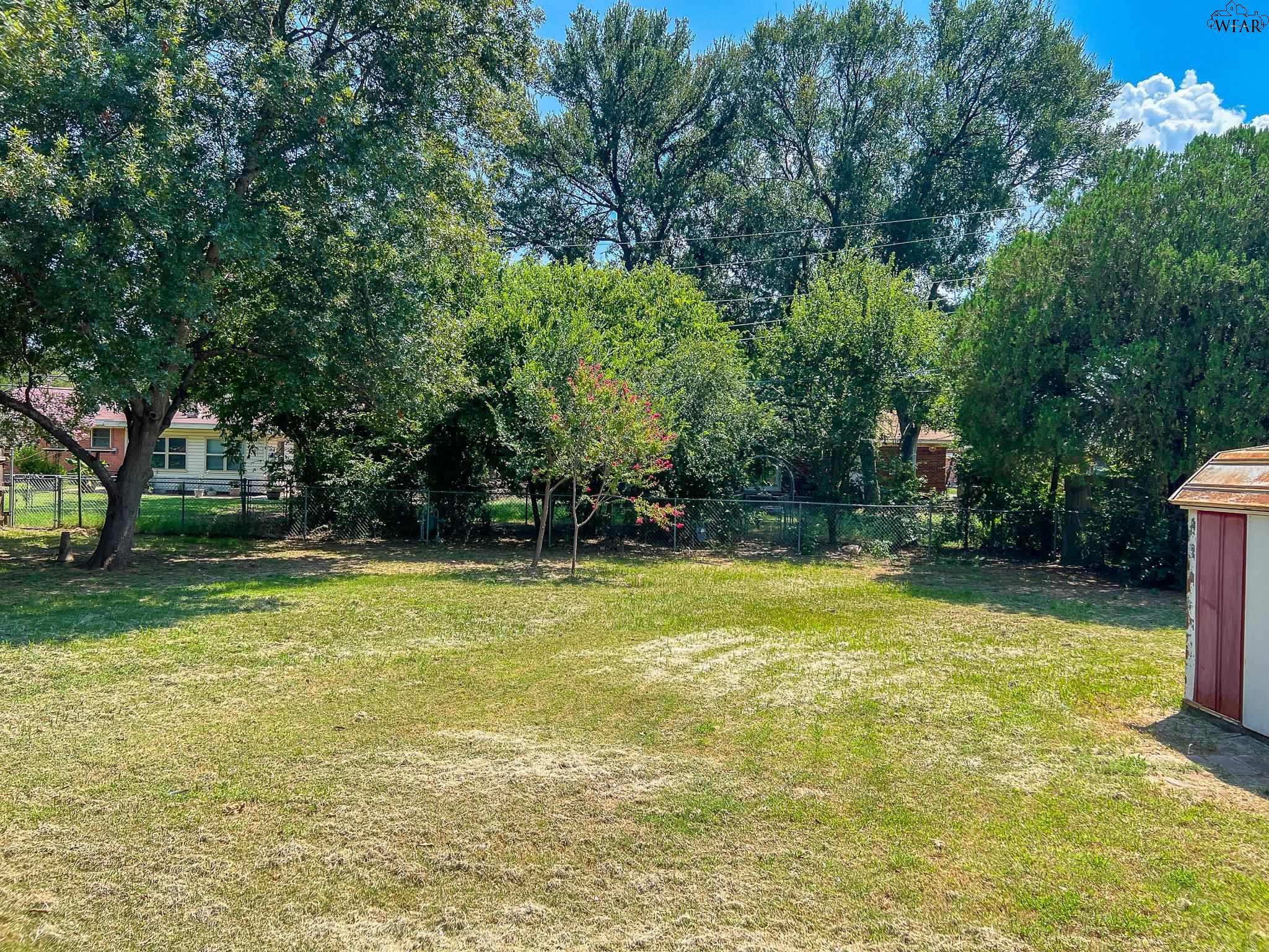4911 LAKE PARK DRIVE