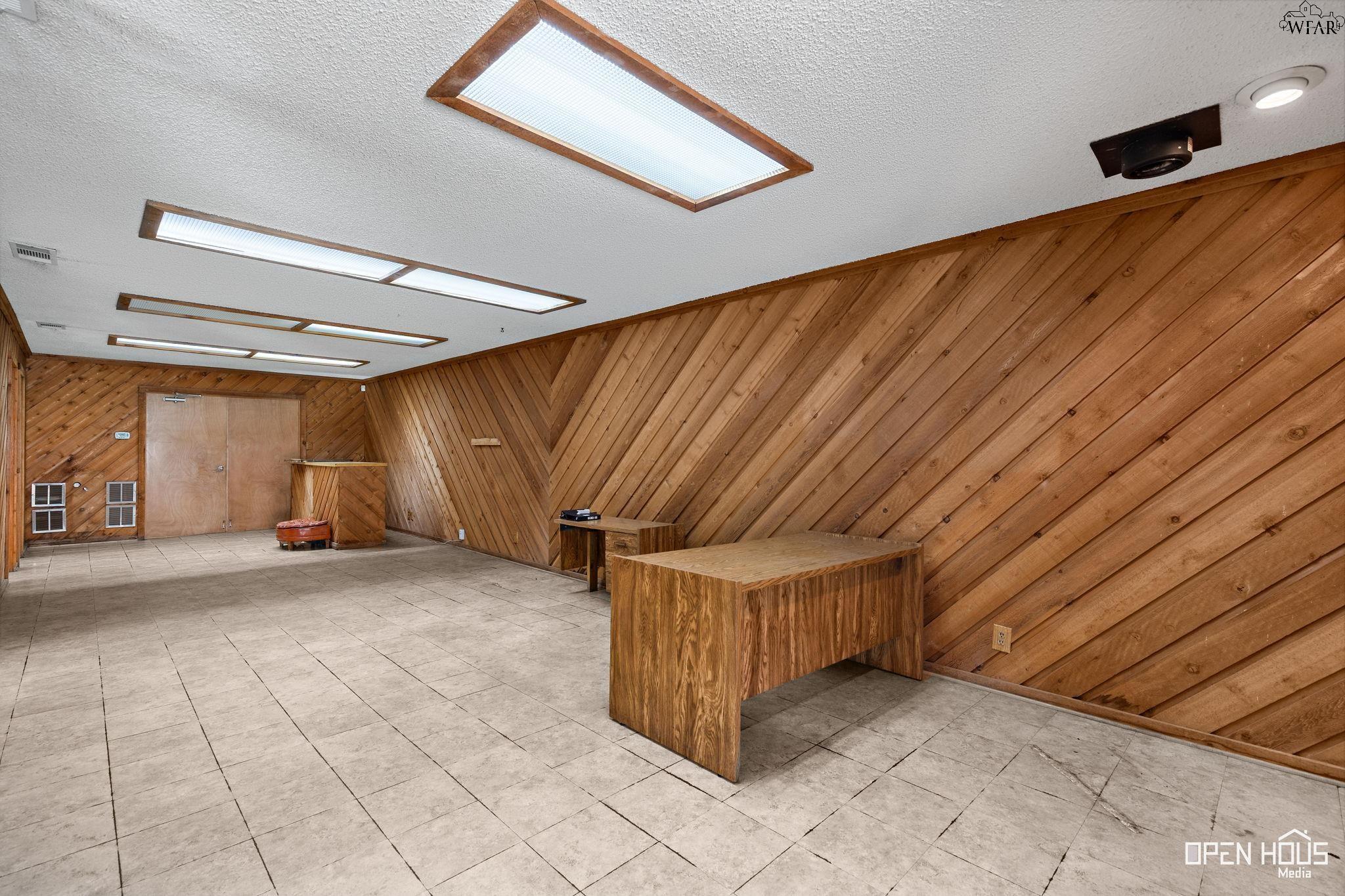 4200 HENRY S GRACE FREEWAY