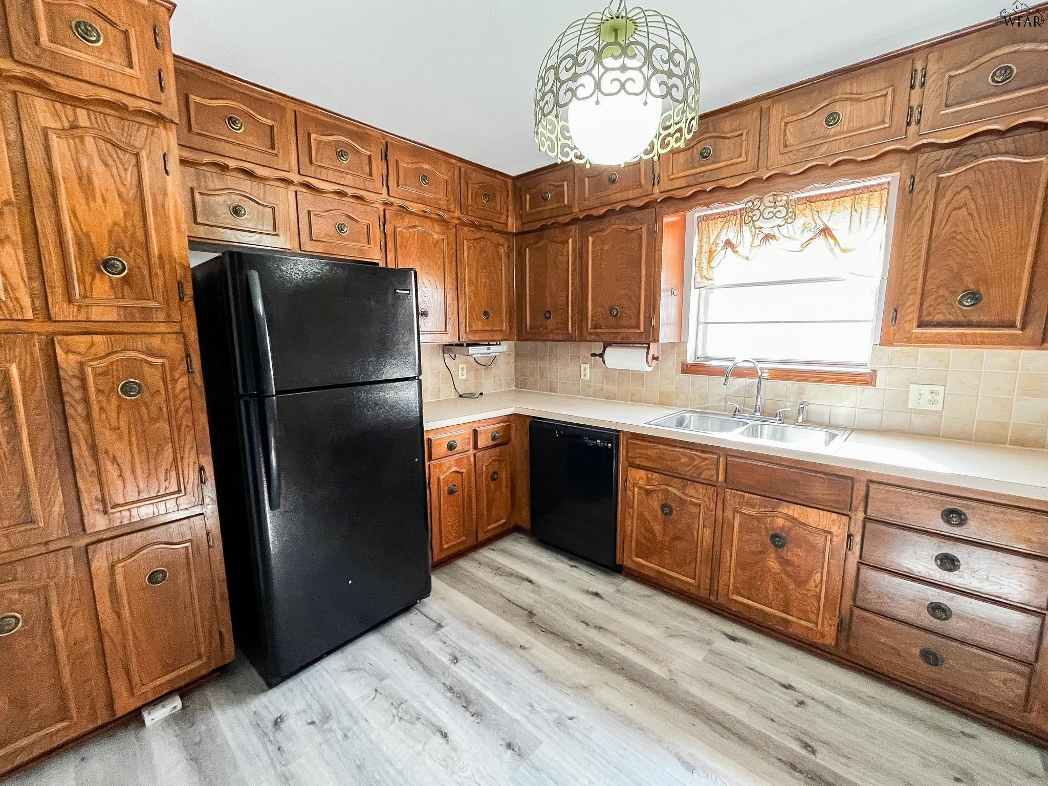 5533 BRIARGROVE DRIVE