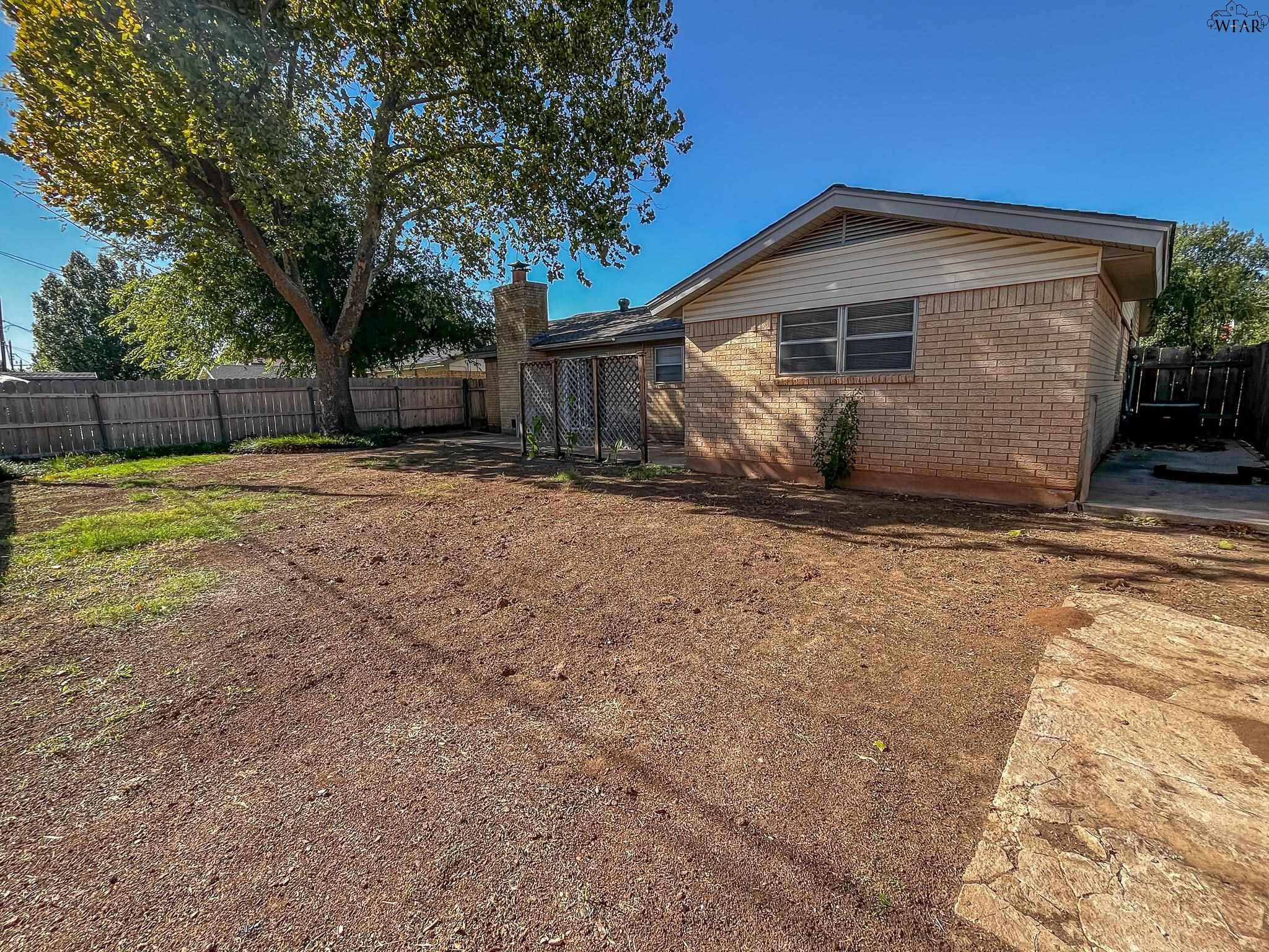 5533 BRIARGROVE DRIVE