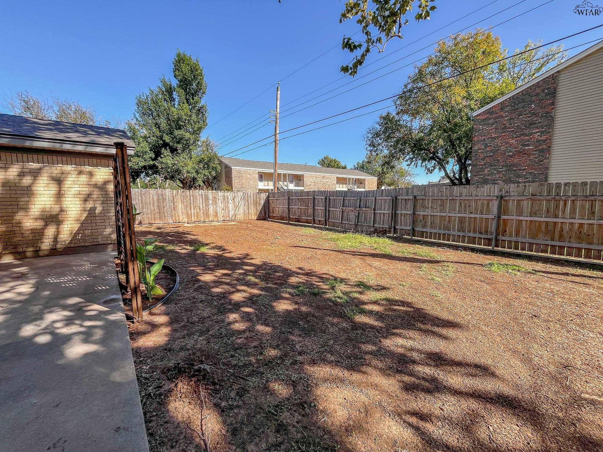 5533 BRIARGROVE DRIVE