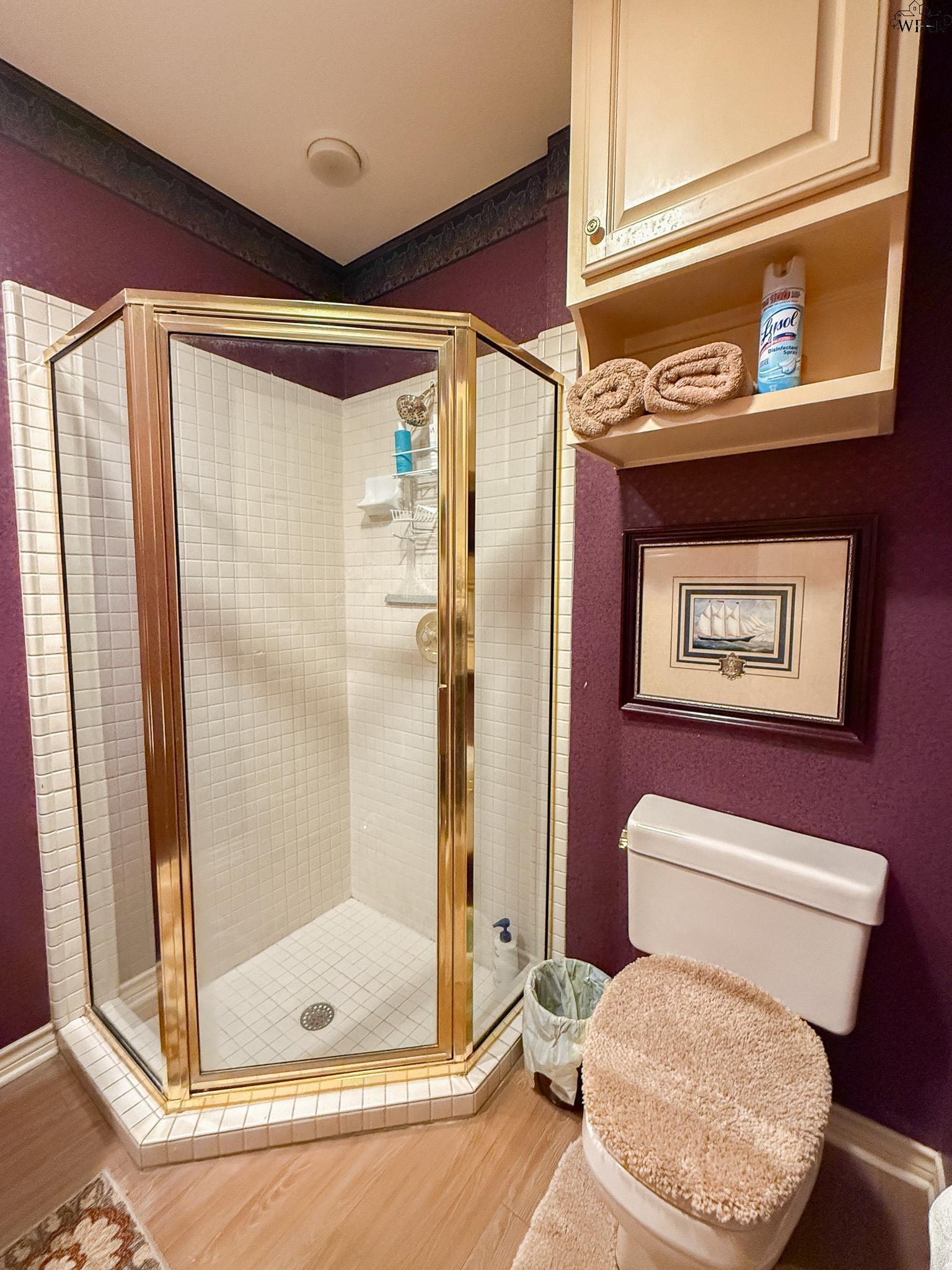 2813 HAPPY HOLLOW DRIVE