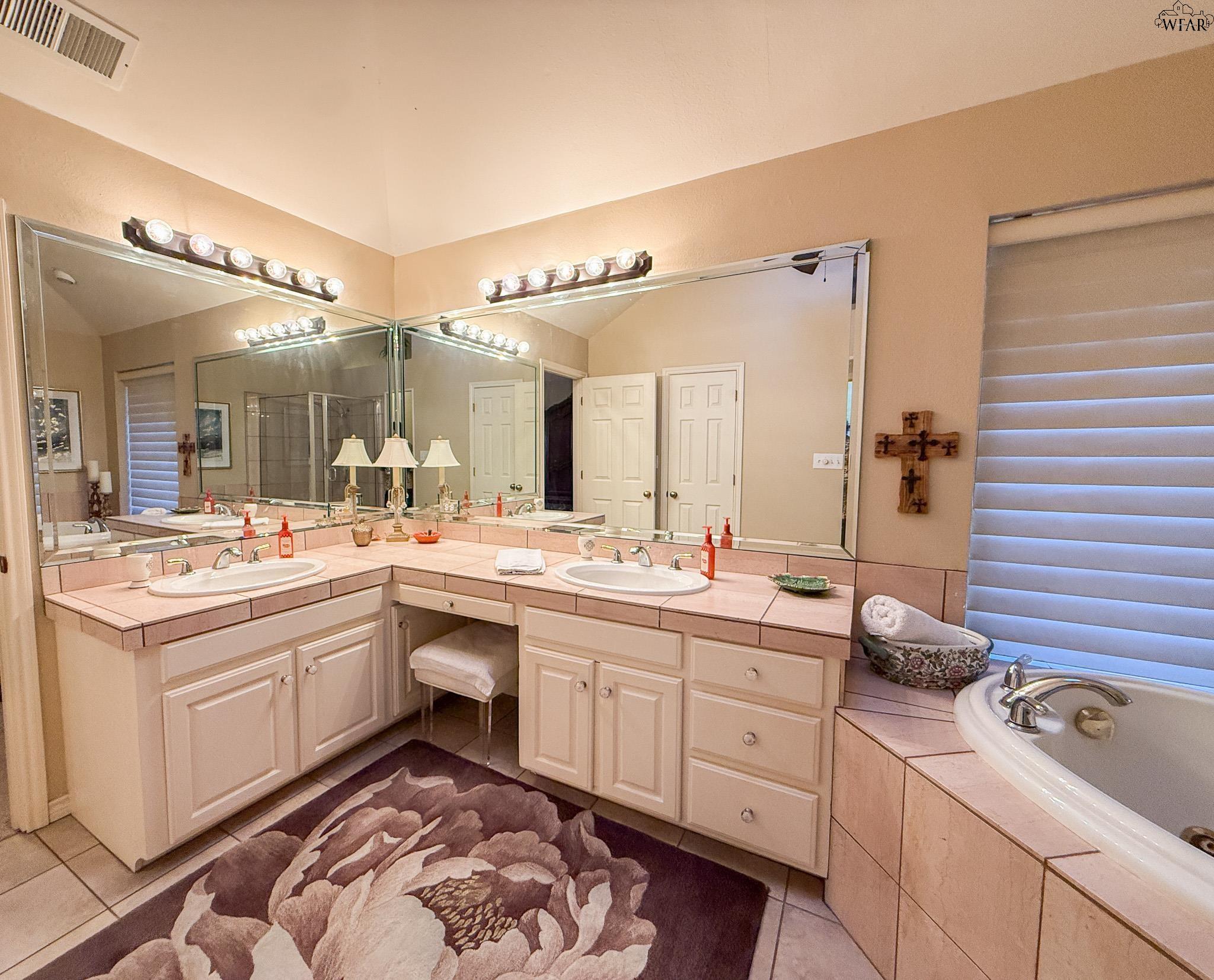 2813 HAPPY HOLLOW DRIVE