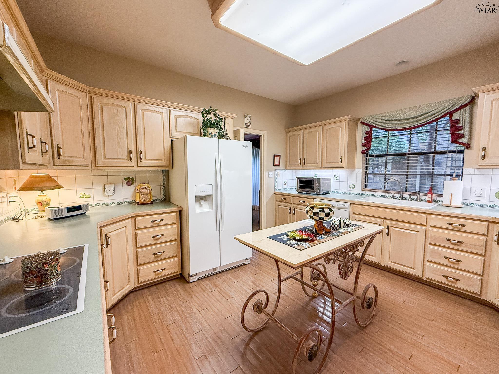 2813 HAPPY HOLLOW DRIVE