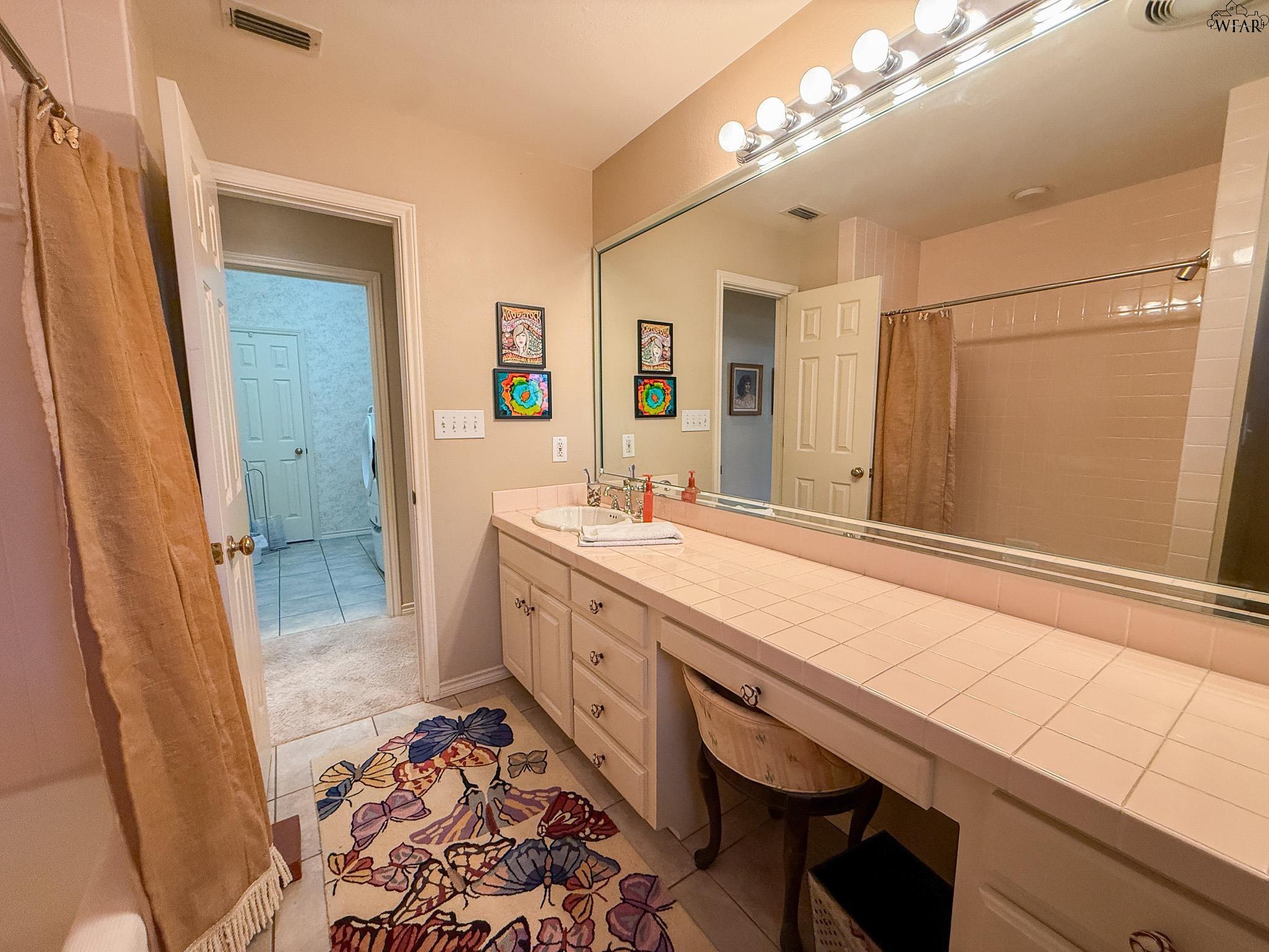 2813 HAPPY HOLLOW DRIVE