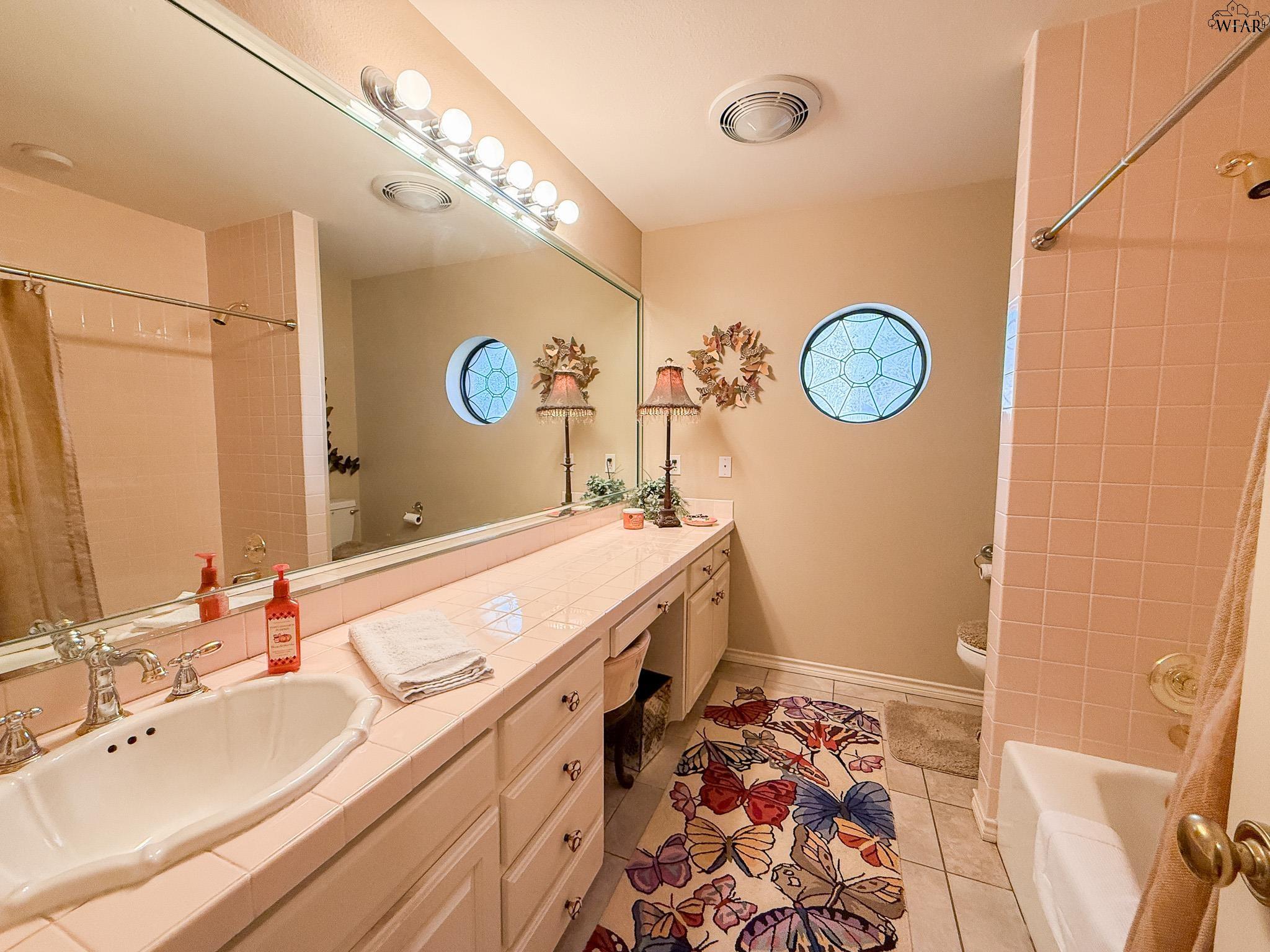 2813 HAPPY HOLLOW DRIVE