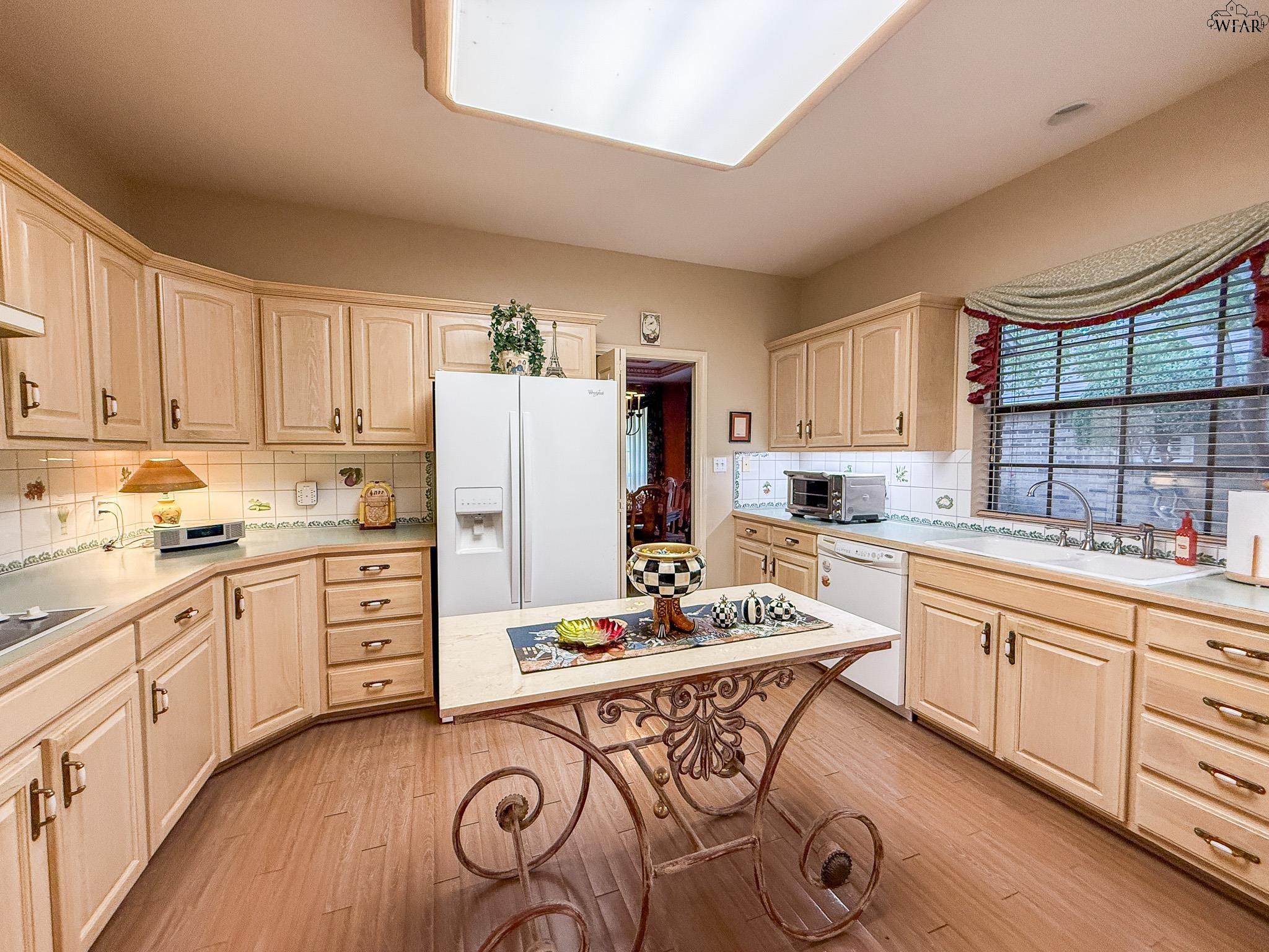 2813 HAPPY HOLLOW DRIVE