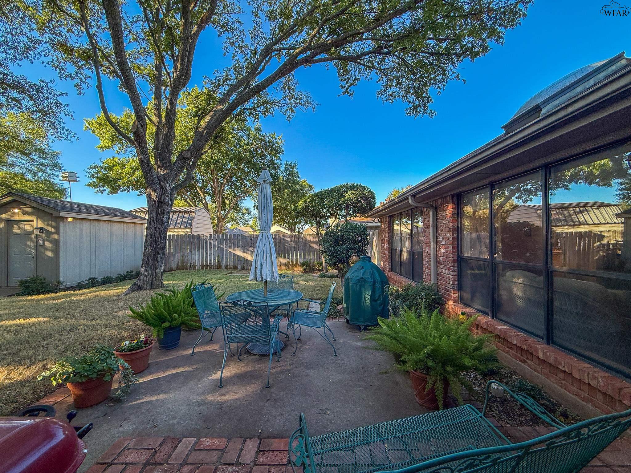 2813 HAPPY HOLLOW DRIVE