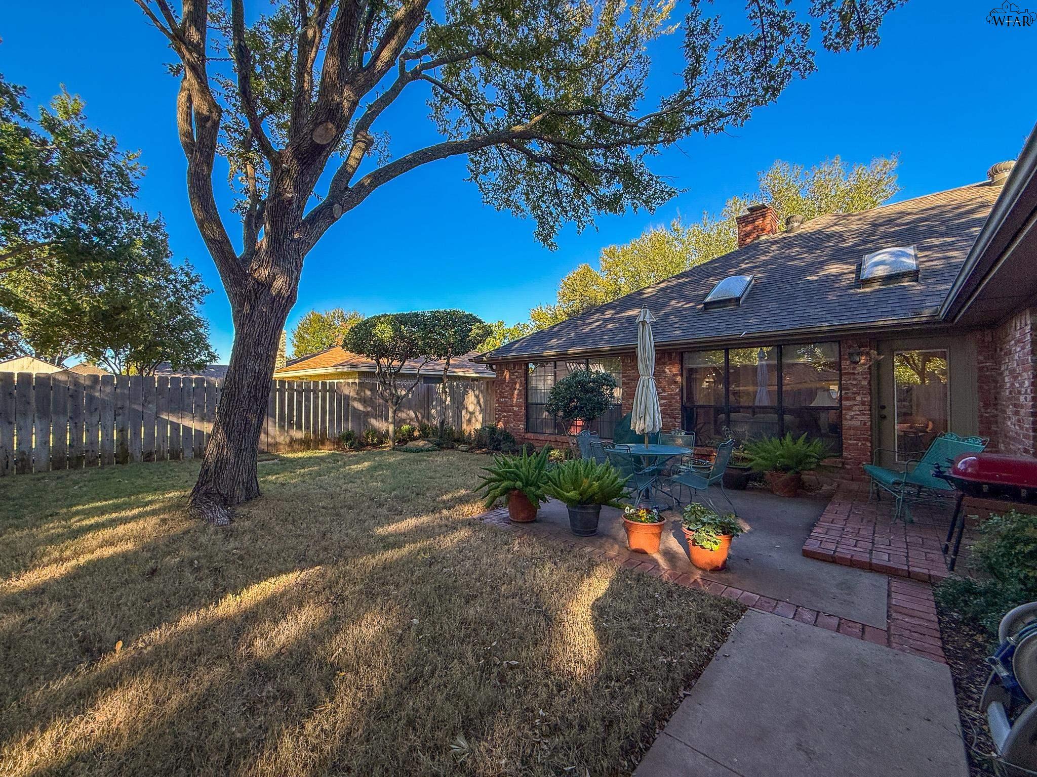 2813 HAPPY HOLLOW DRIVE