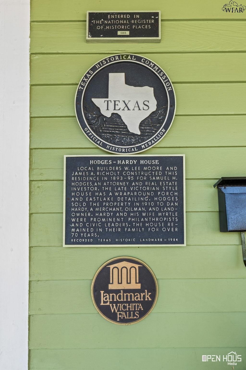 1100 TRAVIS STREET