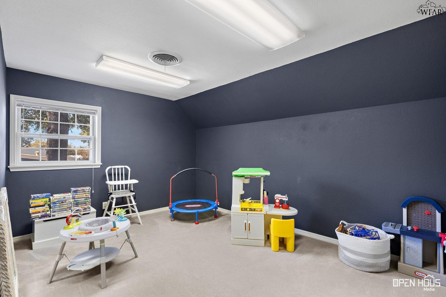 1570 SINGLETON AVENUE