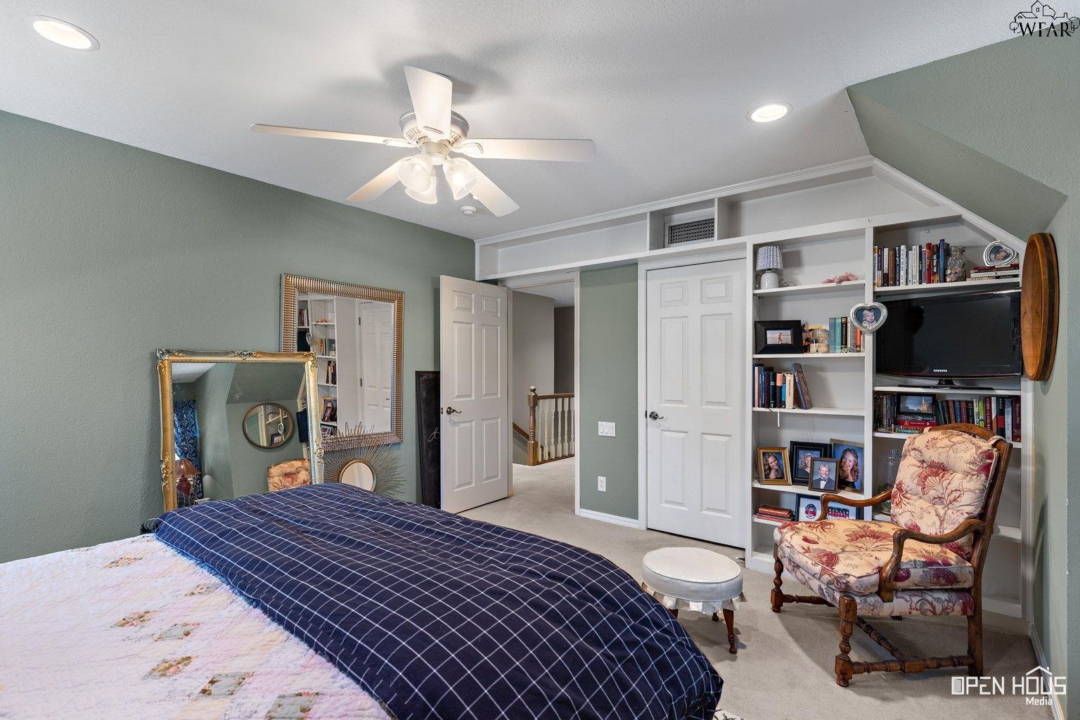 1570 SINGLETON AVENUE