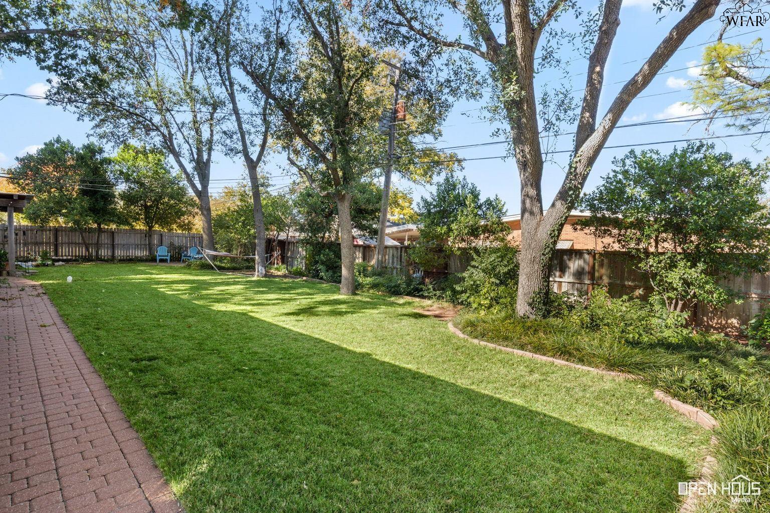 1570 SINGLETON AVENUE