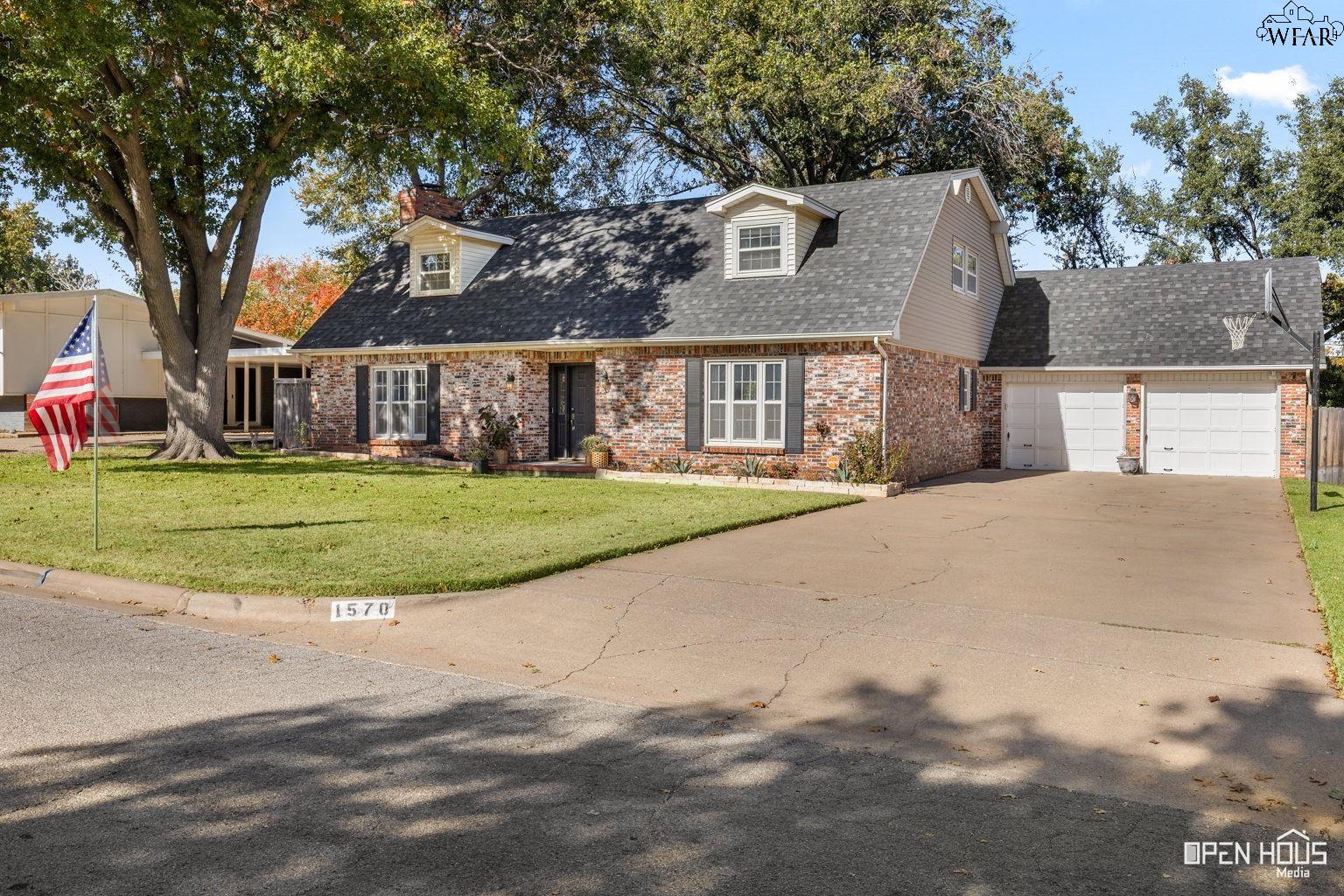 1570 SINGLETON AVENUE