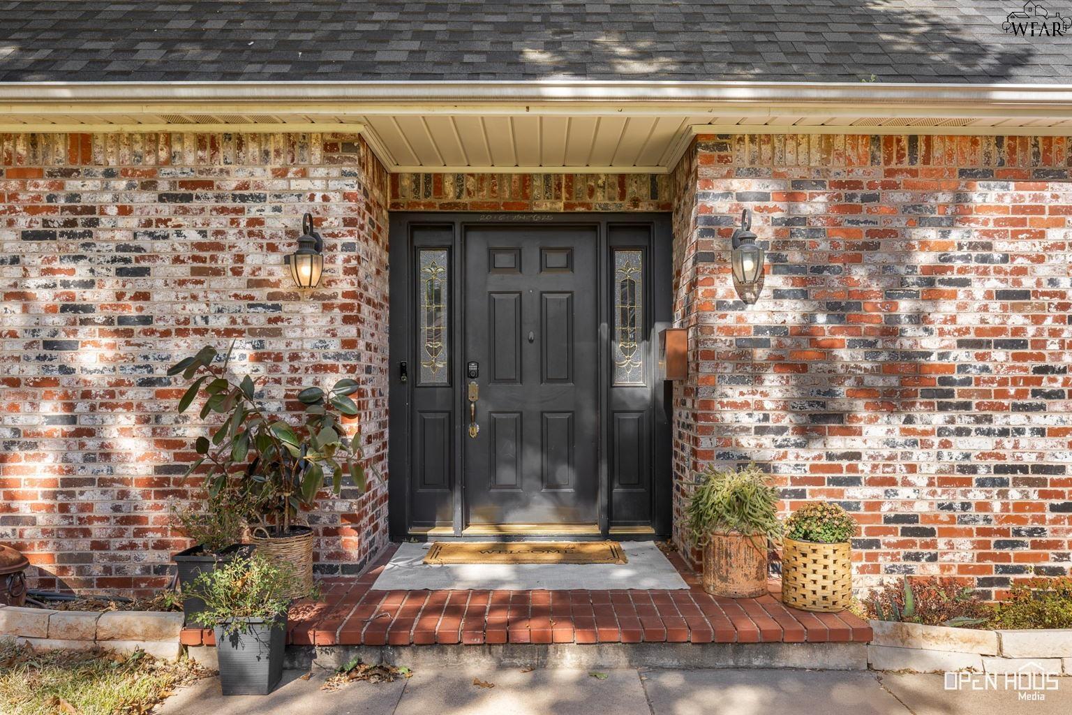 1570 SINGLETON AVENUE