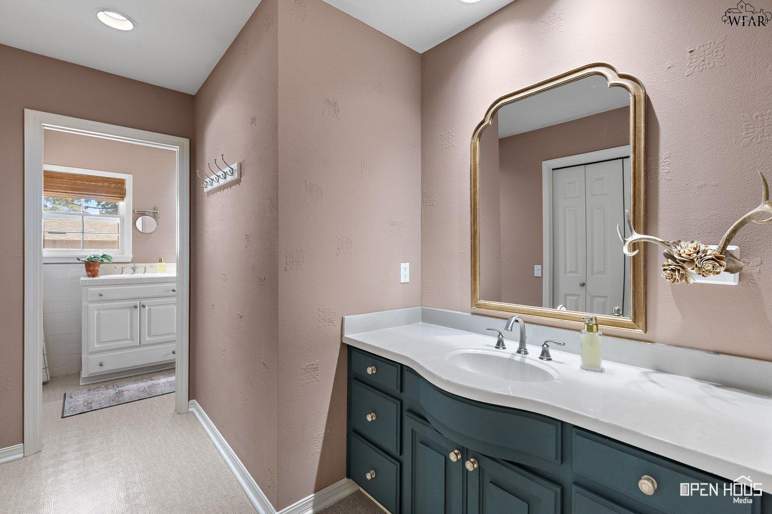 1570 SINGLETON AVENUE