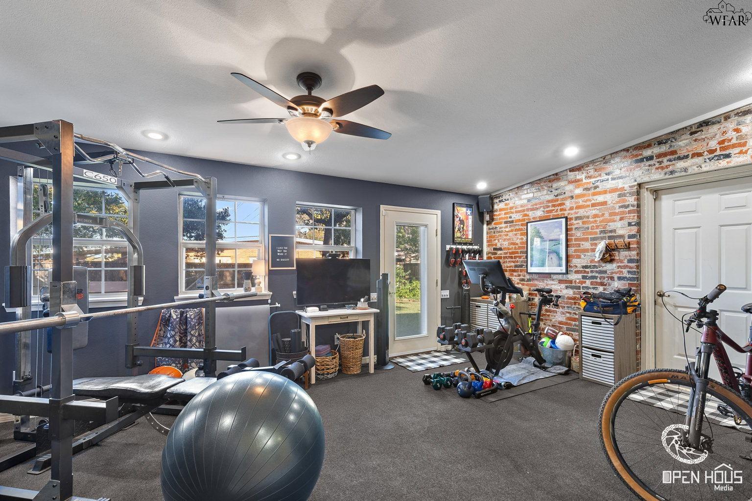 1570 SINGLETON AVENUE