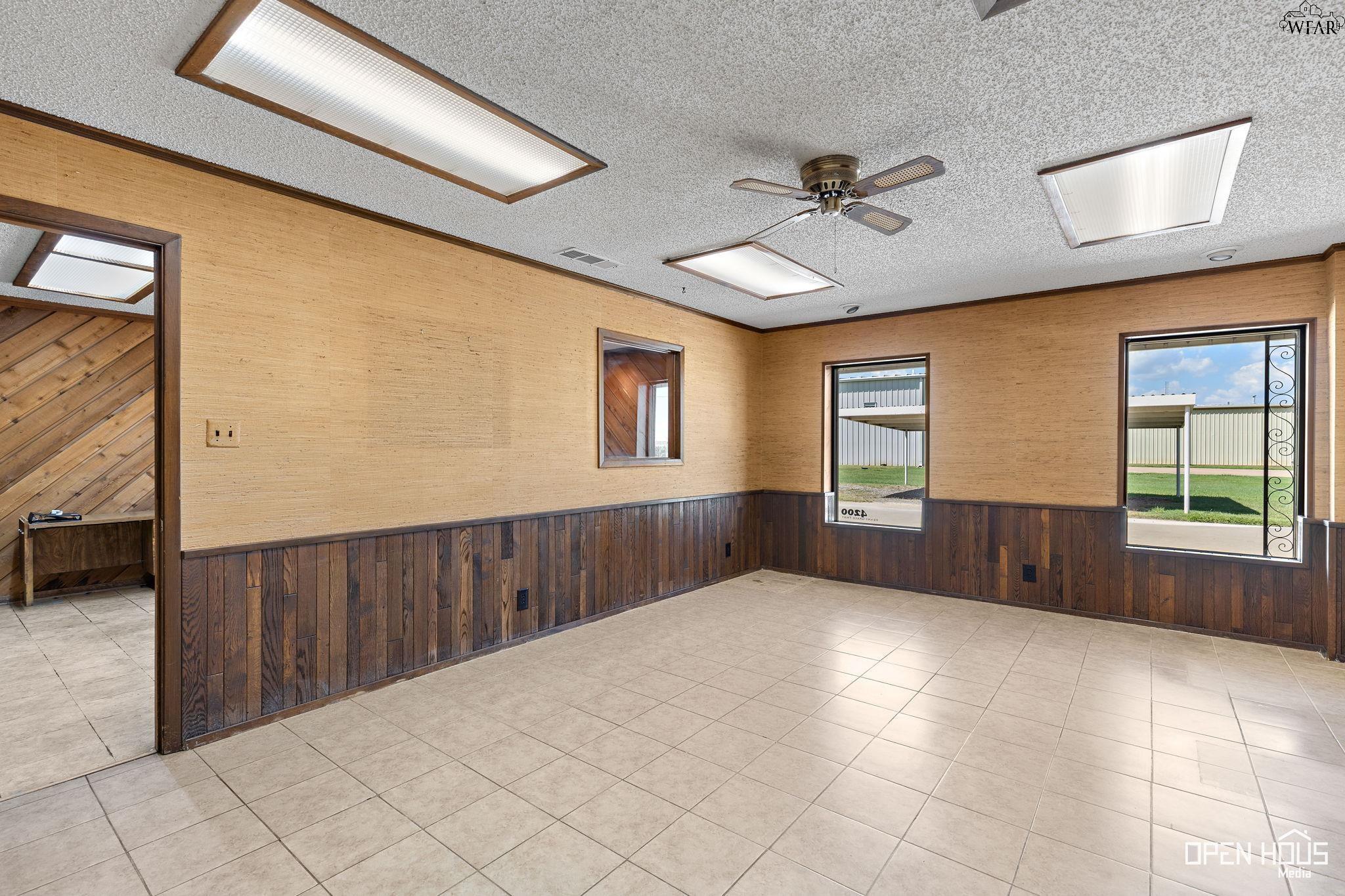 4200 HENRY S GRACE FREEWAY