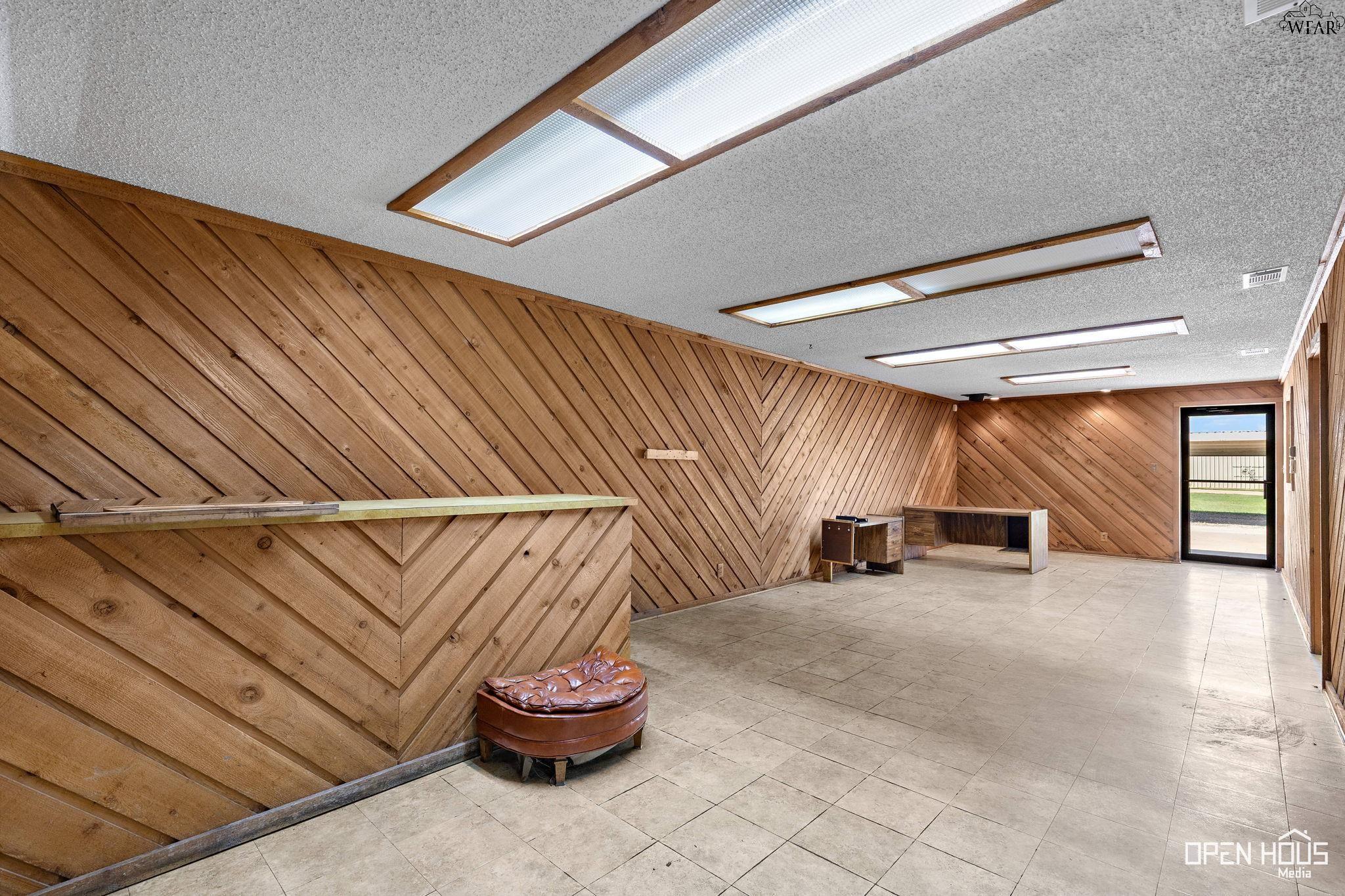 4200 HENRY S GRACE FREEWAY