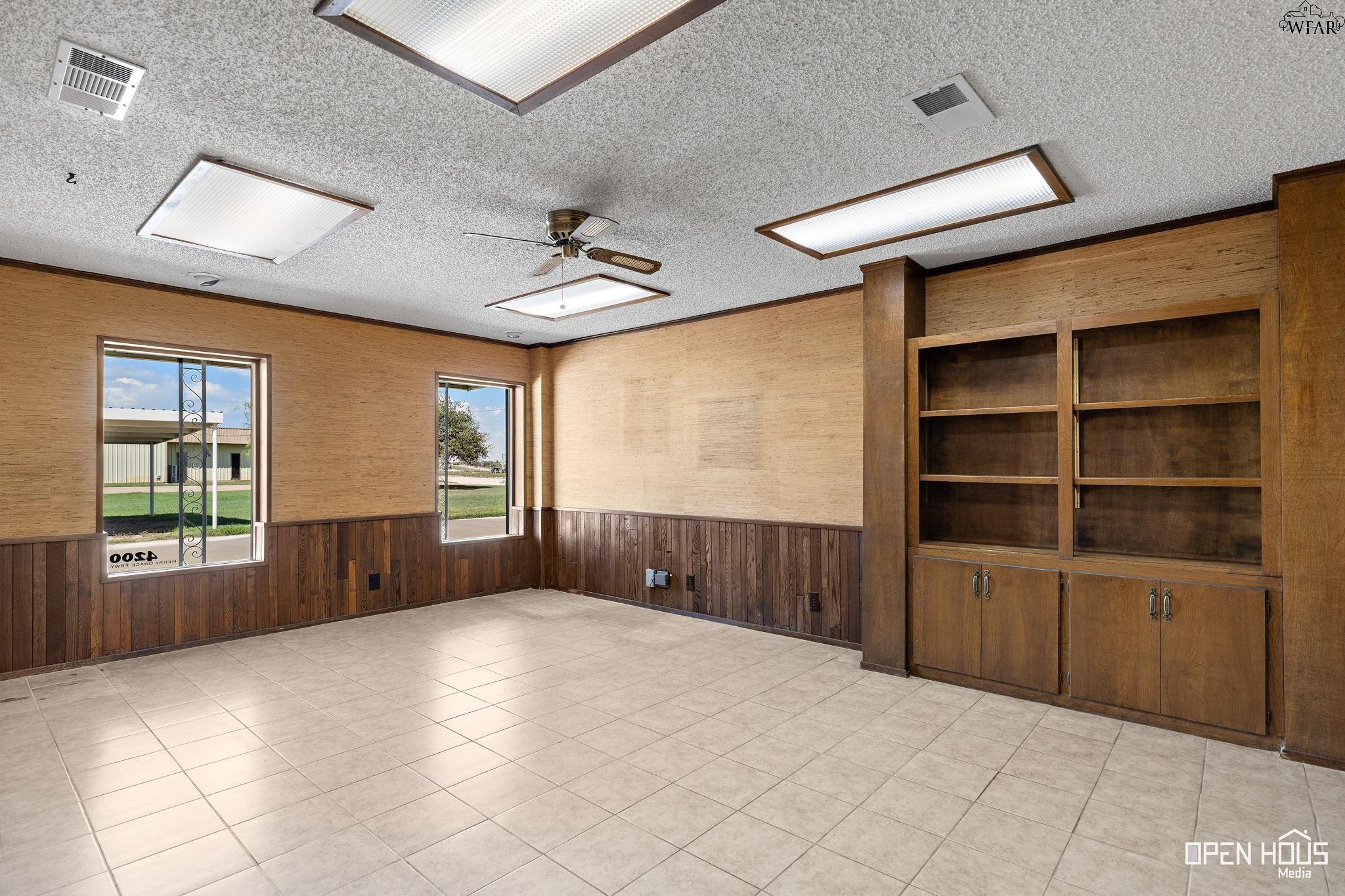 4200 HENRY S GRACE FREEWAY