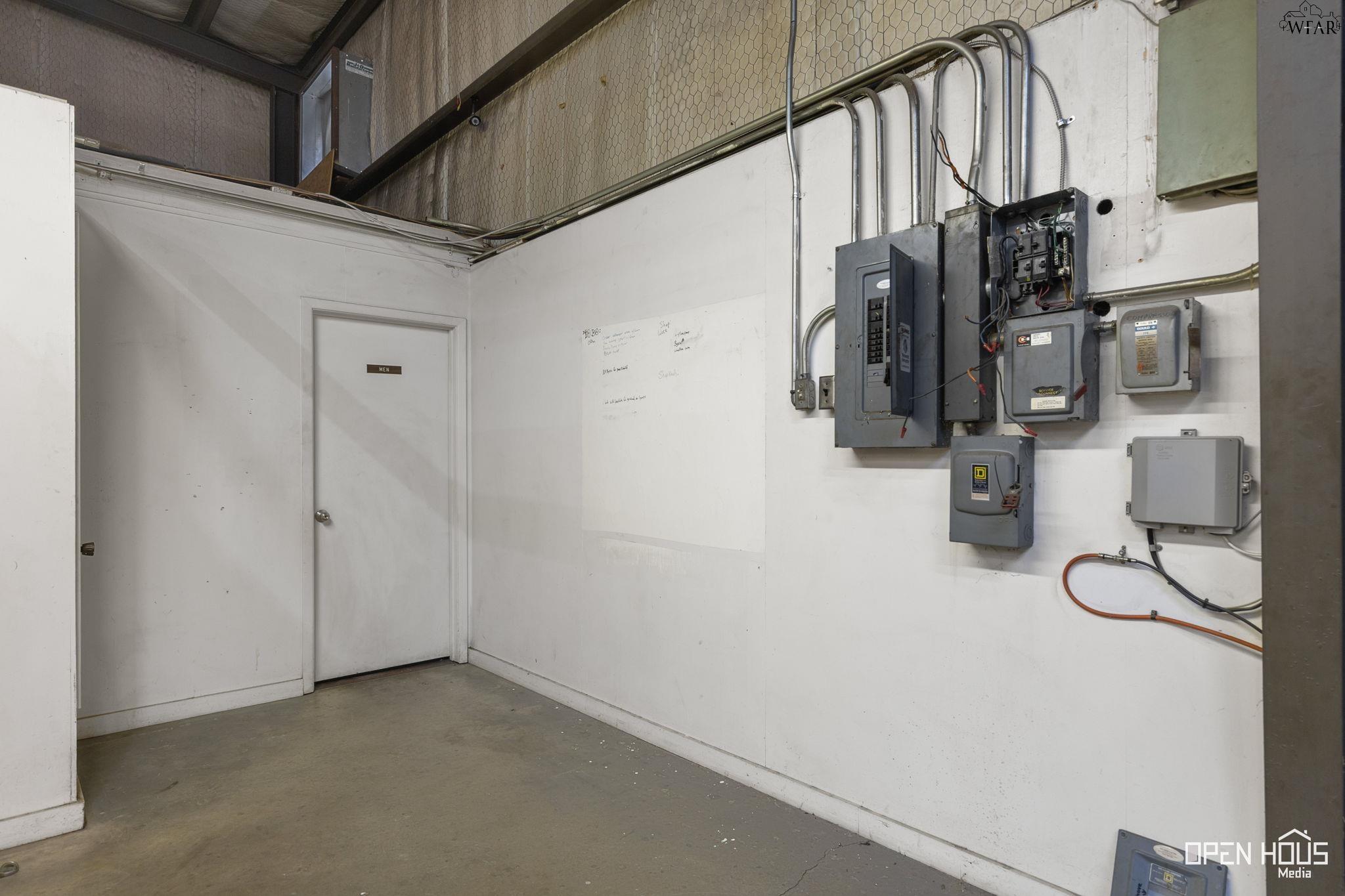 4200 HENRY S GRACE FREEWAY