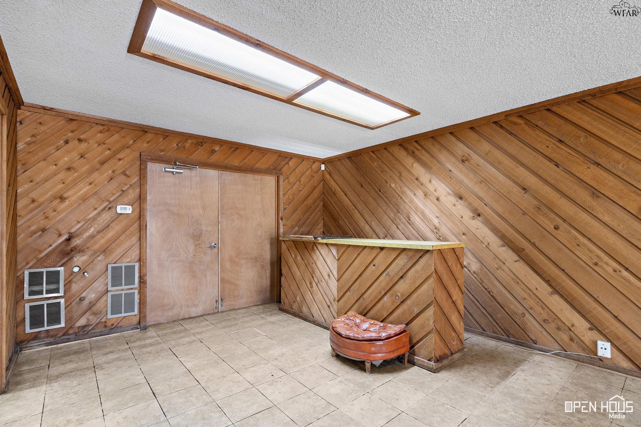 4200 HENRY S GRACE FREEWAY