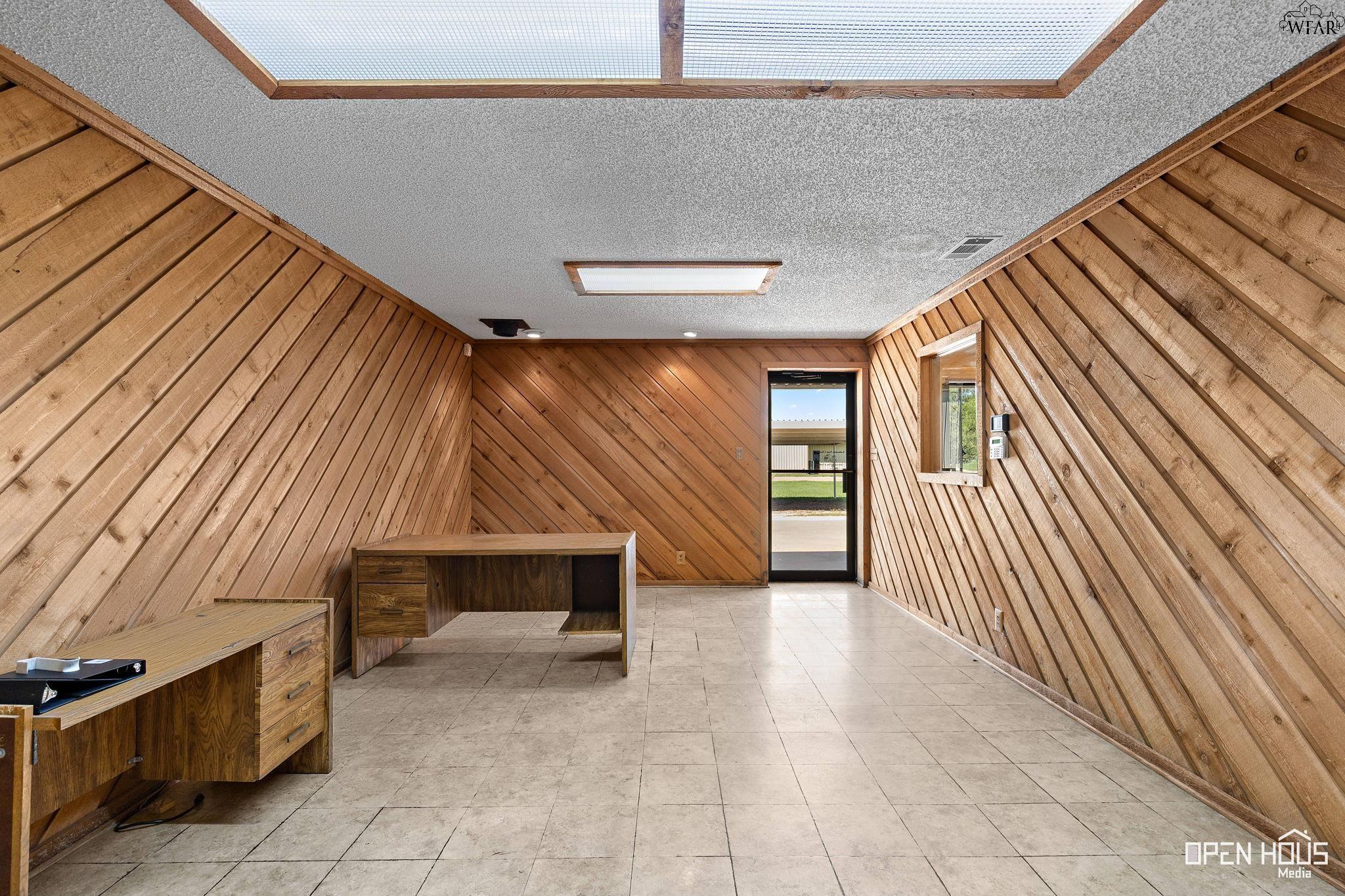 4200 HENRY S GRACE FREEWAY