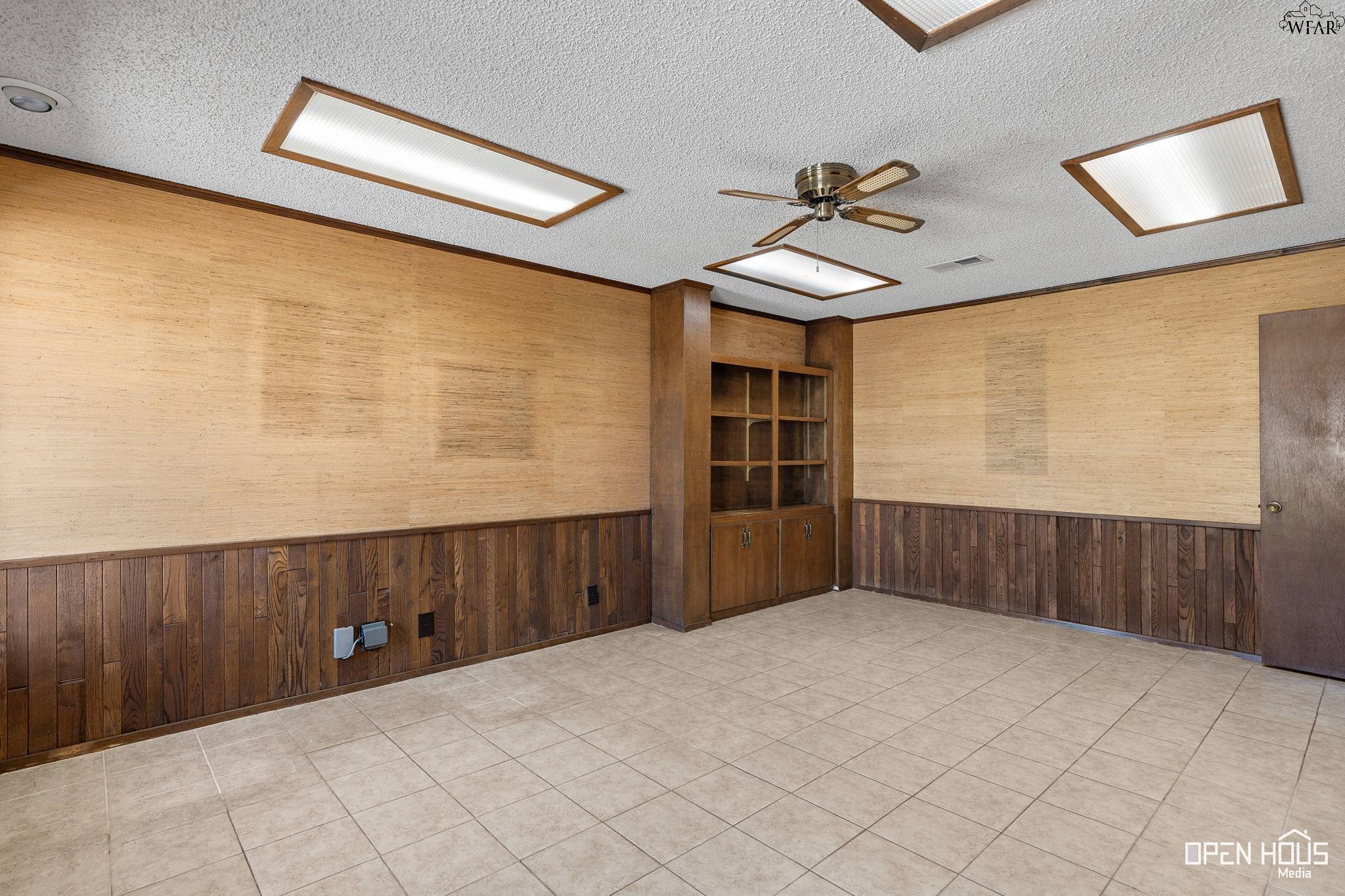 4200 HENRY S GRACE FREEWAY