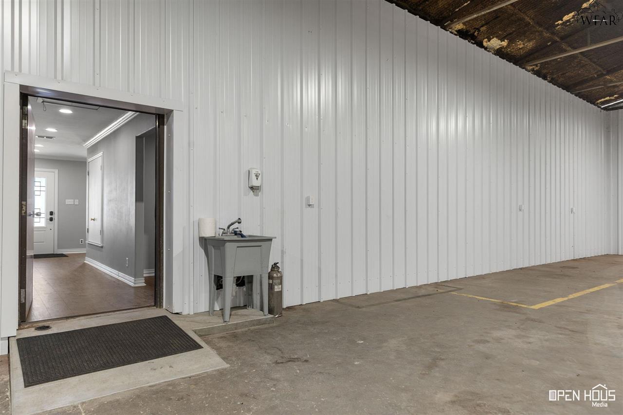 9478 SEYMOUR HIGHWAY