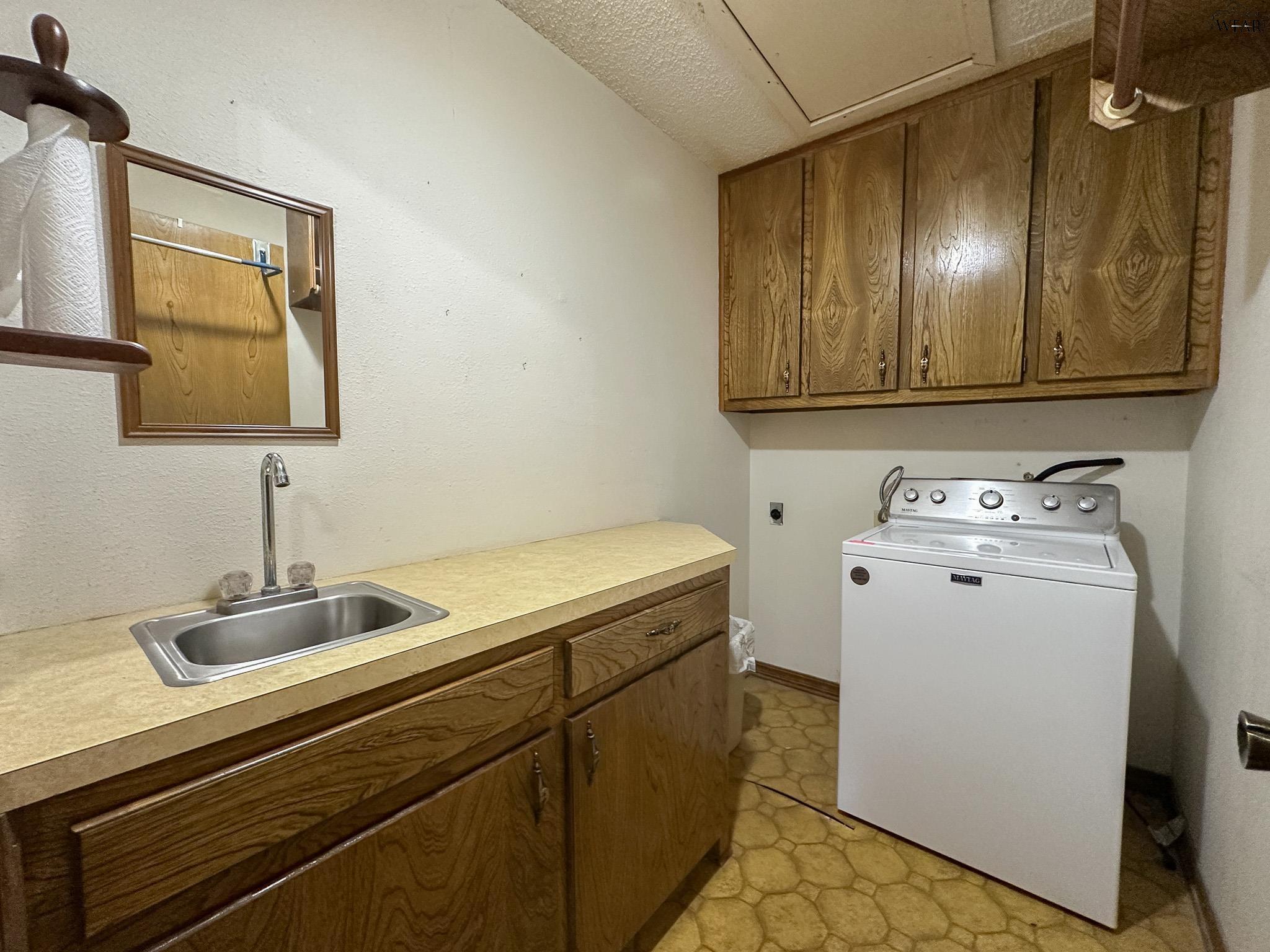 2509 GARDEN GROVE LANE