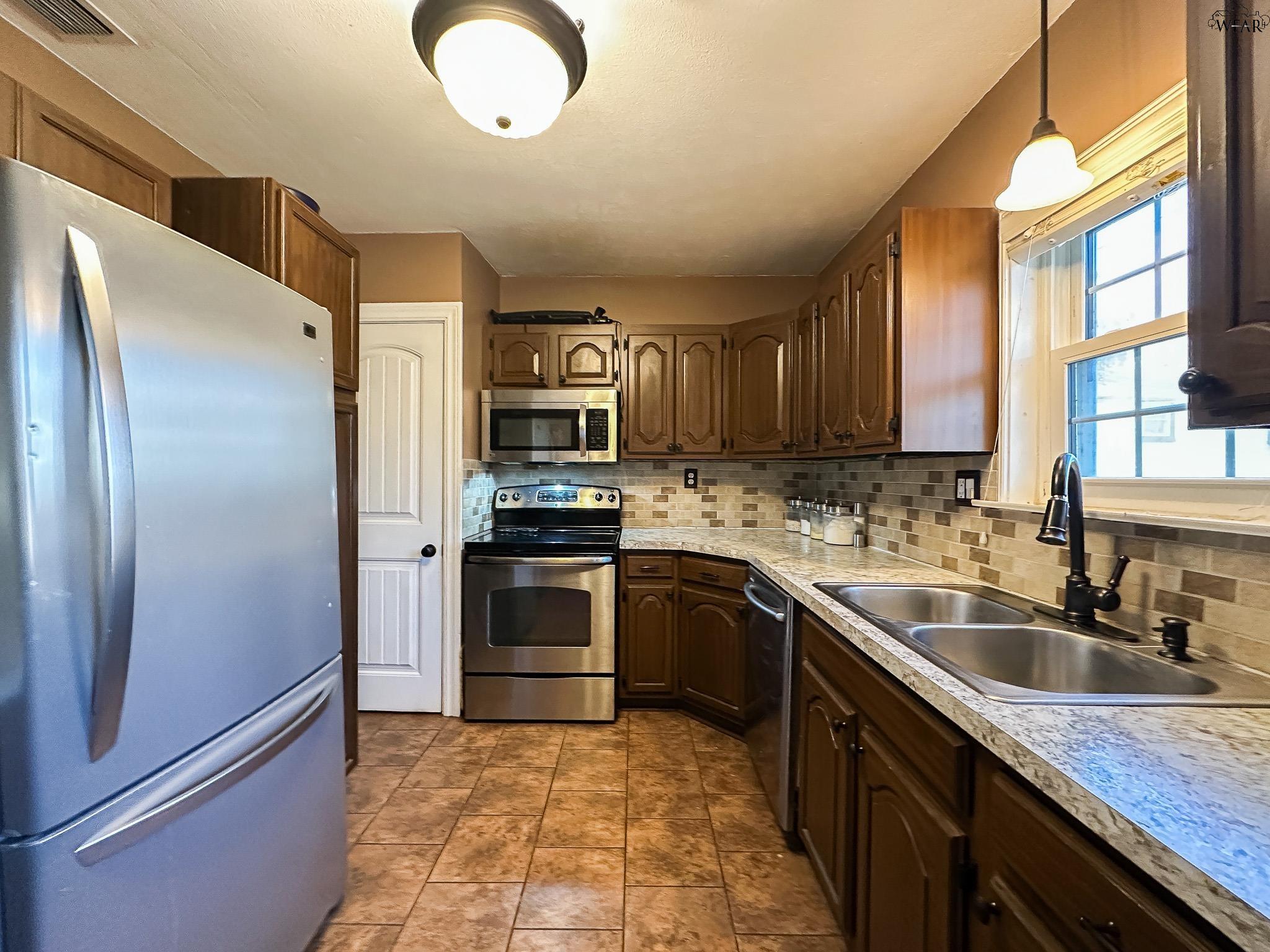 1636 SPEEDWAY AVENUE