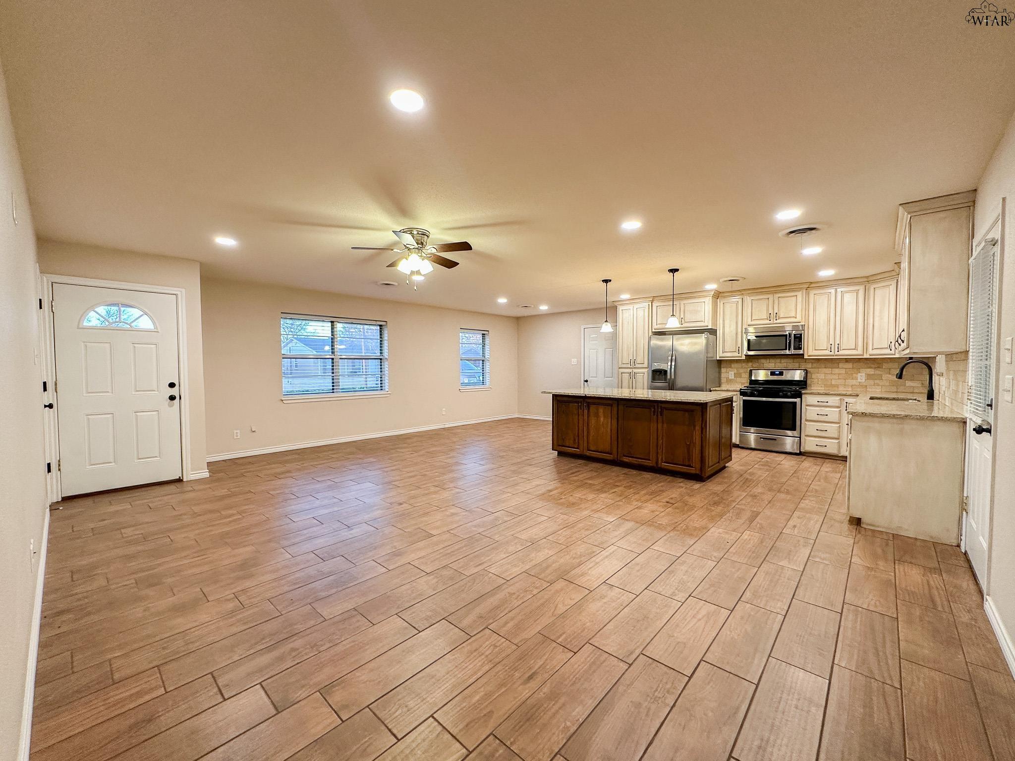 4653 EL CAPITAN DRIVE