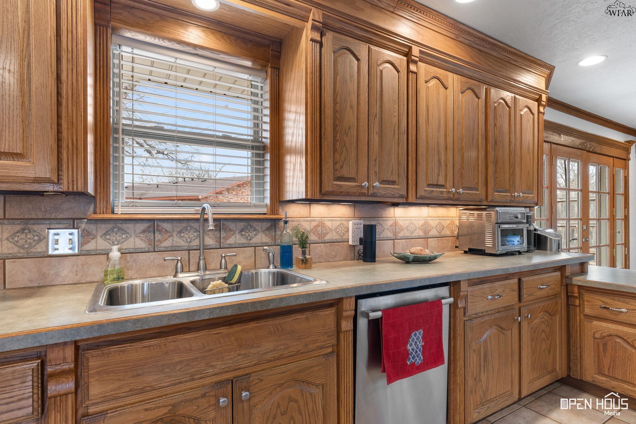 2508 LANSING BOULEVARD