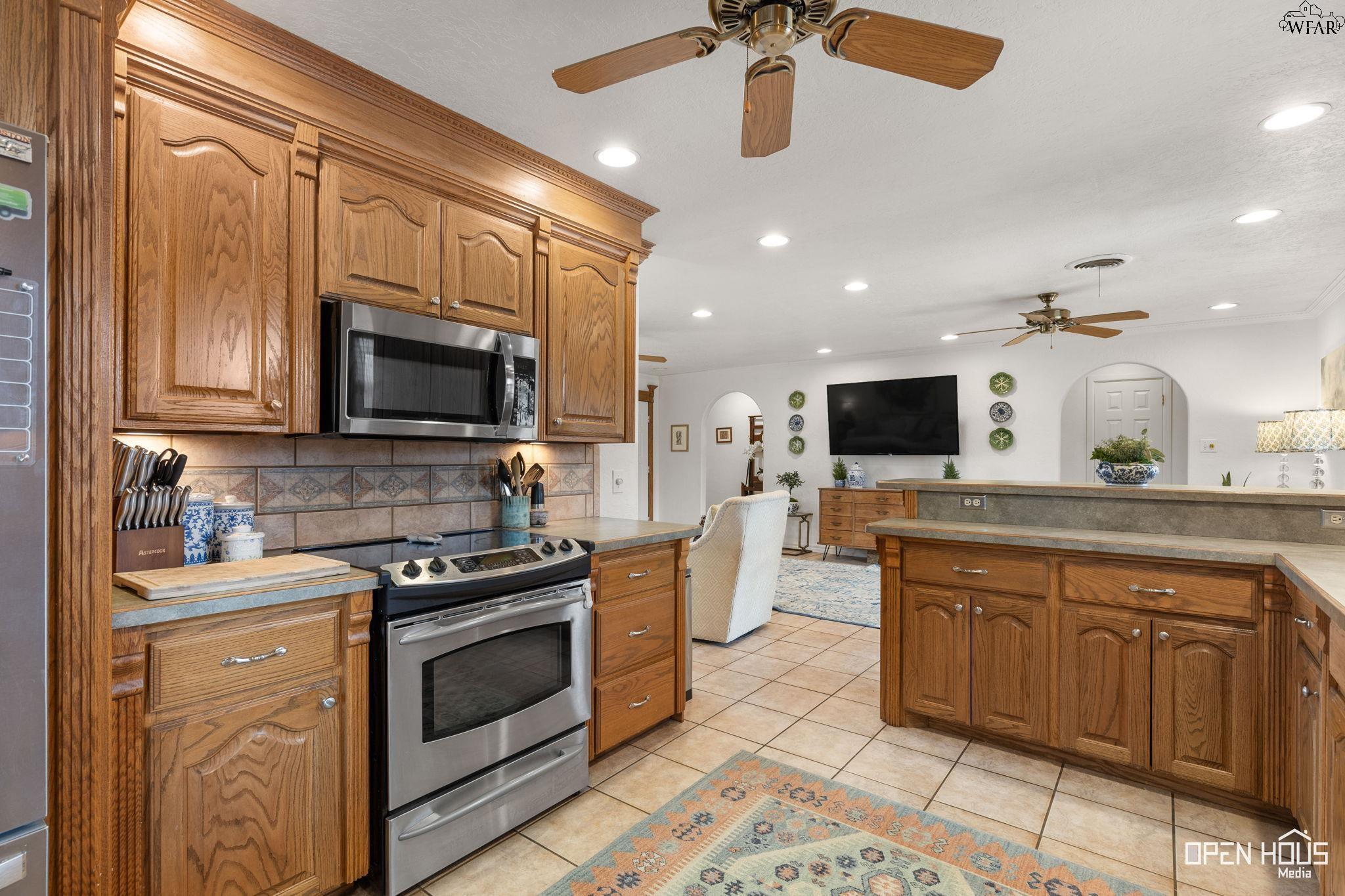 2508 LANSING BOULEVARD