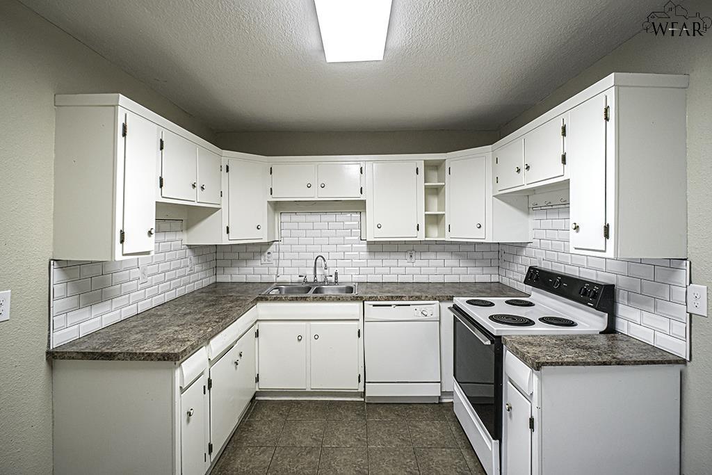 110 DEVONSHIRE DRIVE