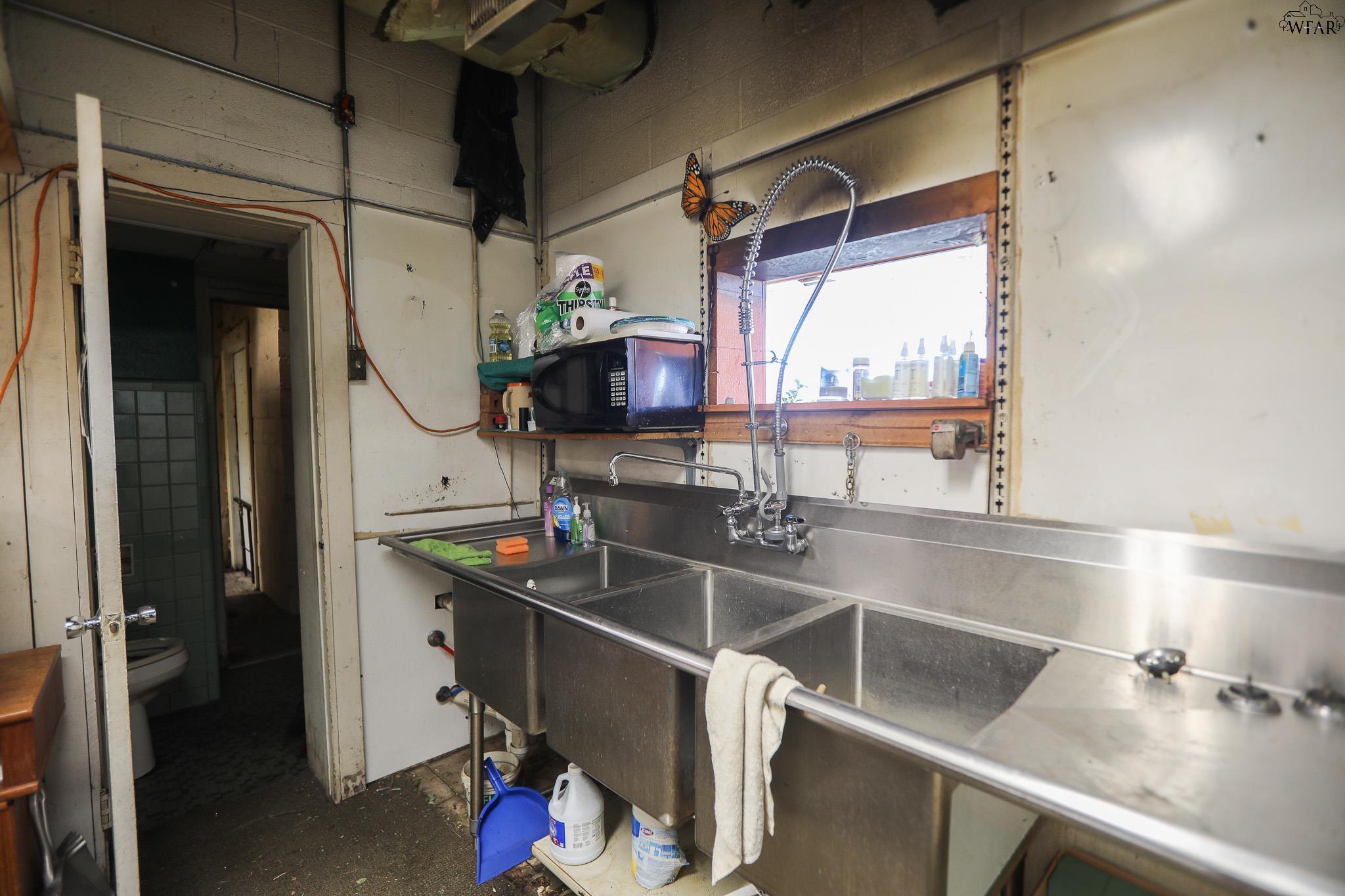 3704 JACKSBORO HIGHWAY