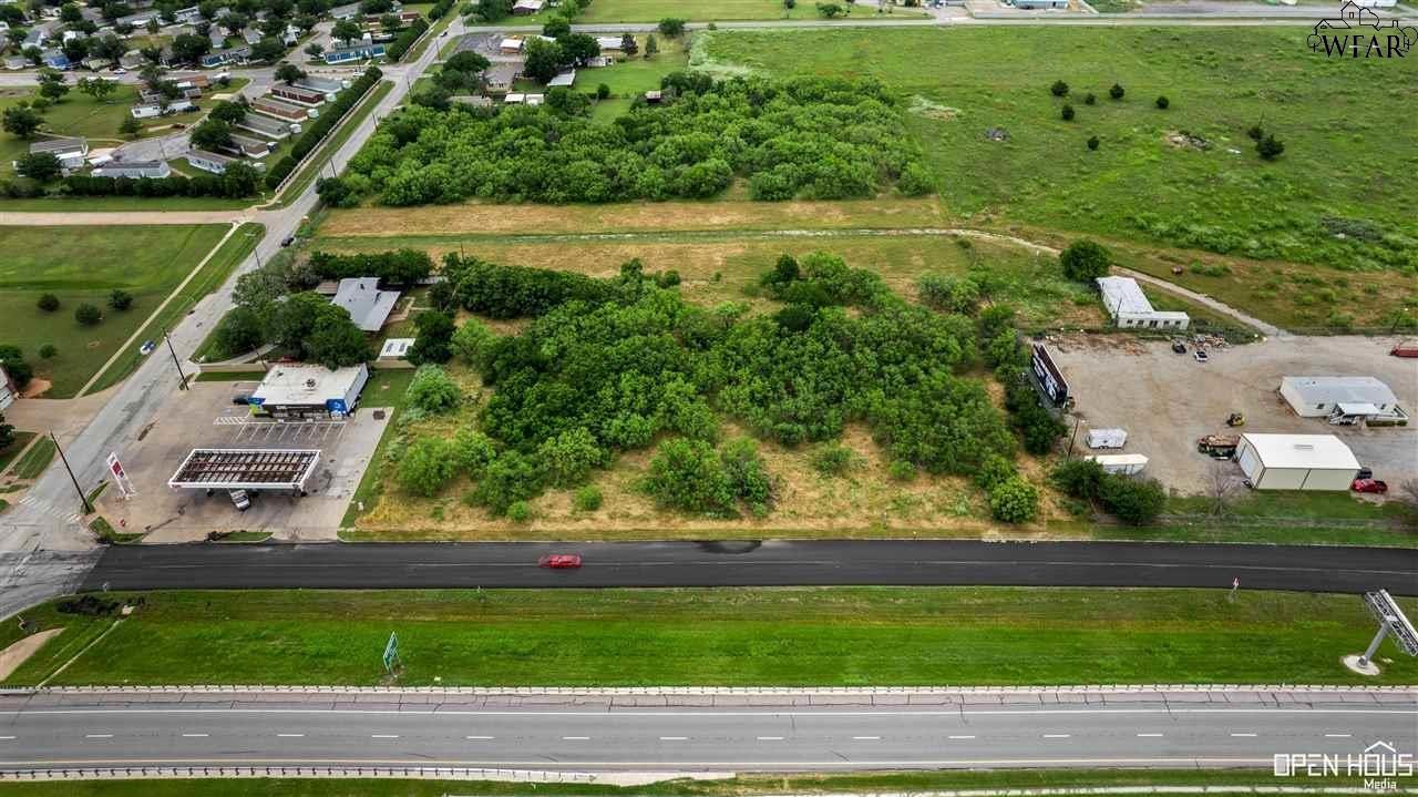 4400-4402 NORTHWEST FREEWAY