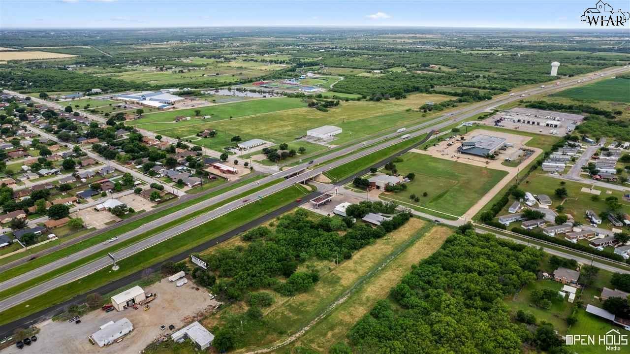 4400-4402 NORTHWEST FREEWAY