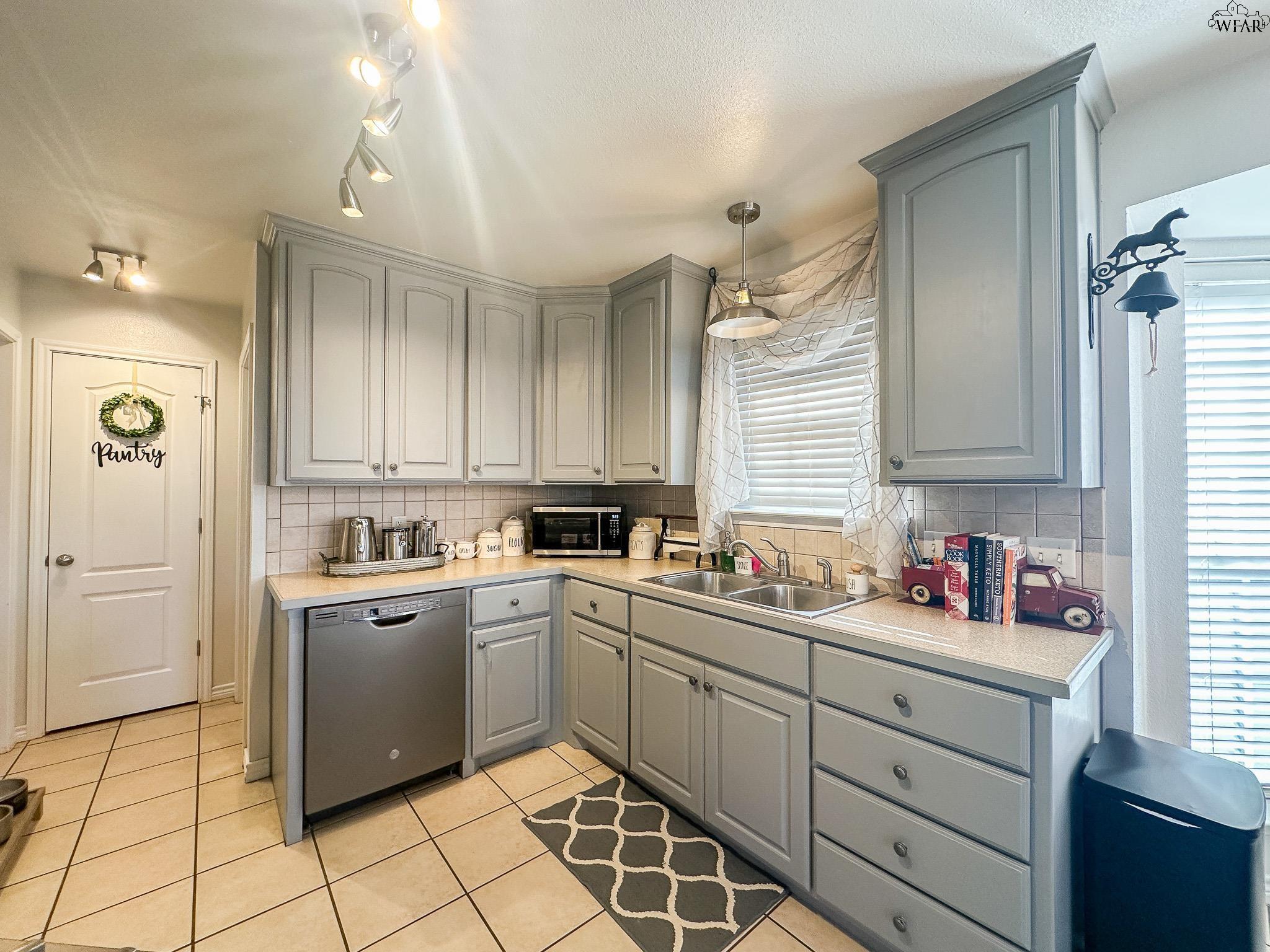 4806 PINEHURST DRIVE