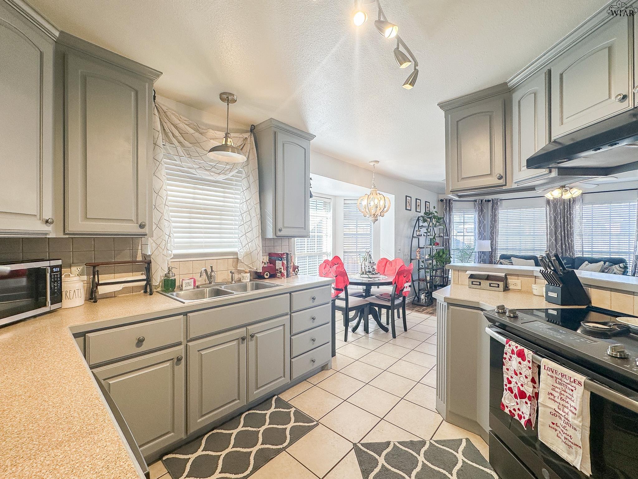 4806 PINEHURST DRIVE