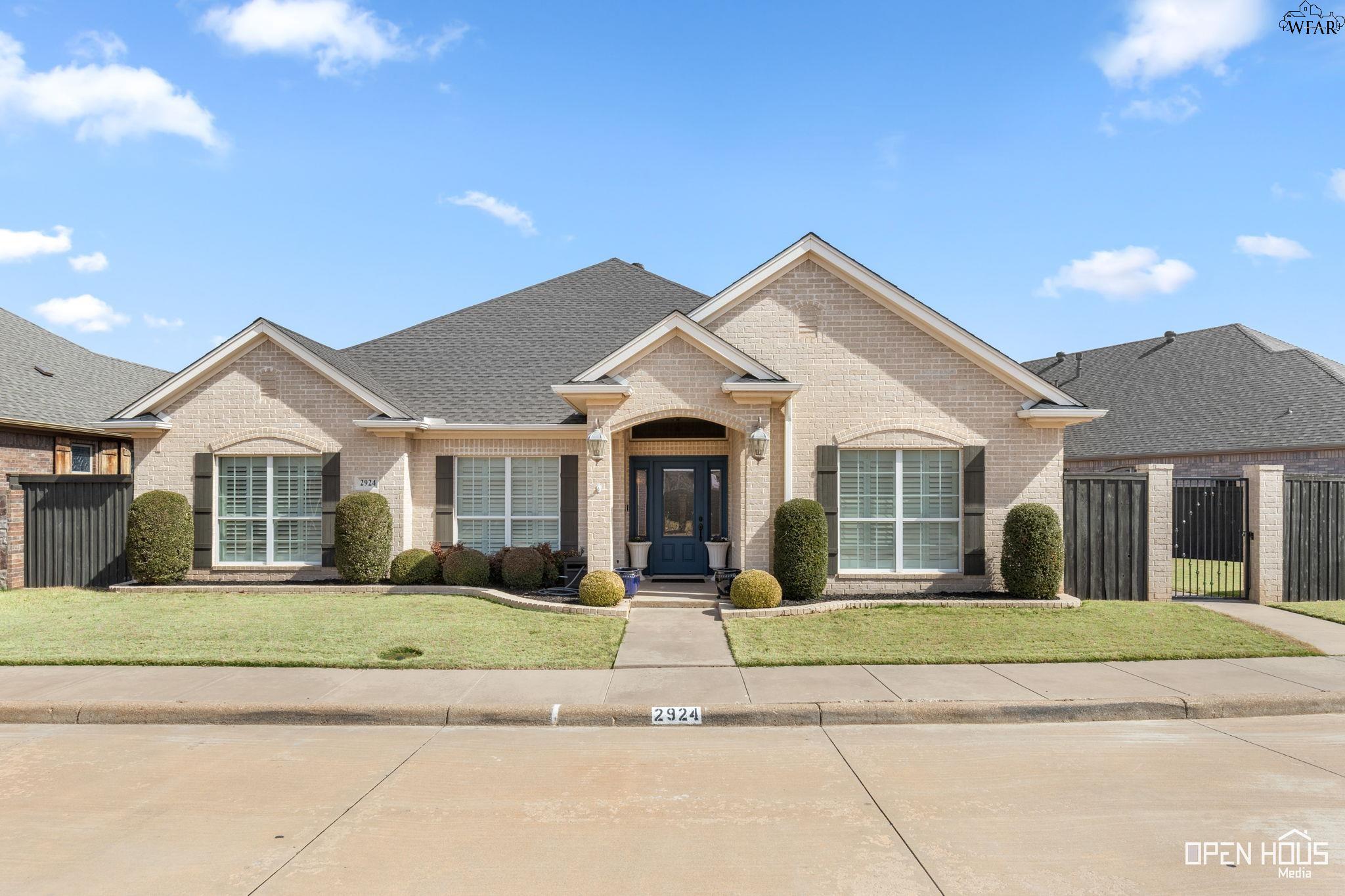 2924 LOMA LINDA LANE